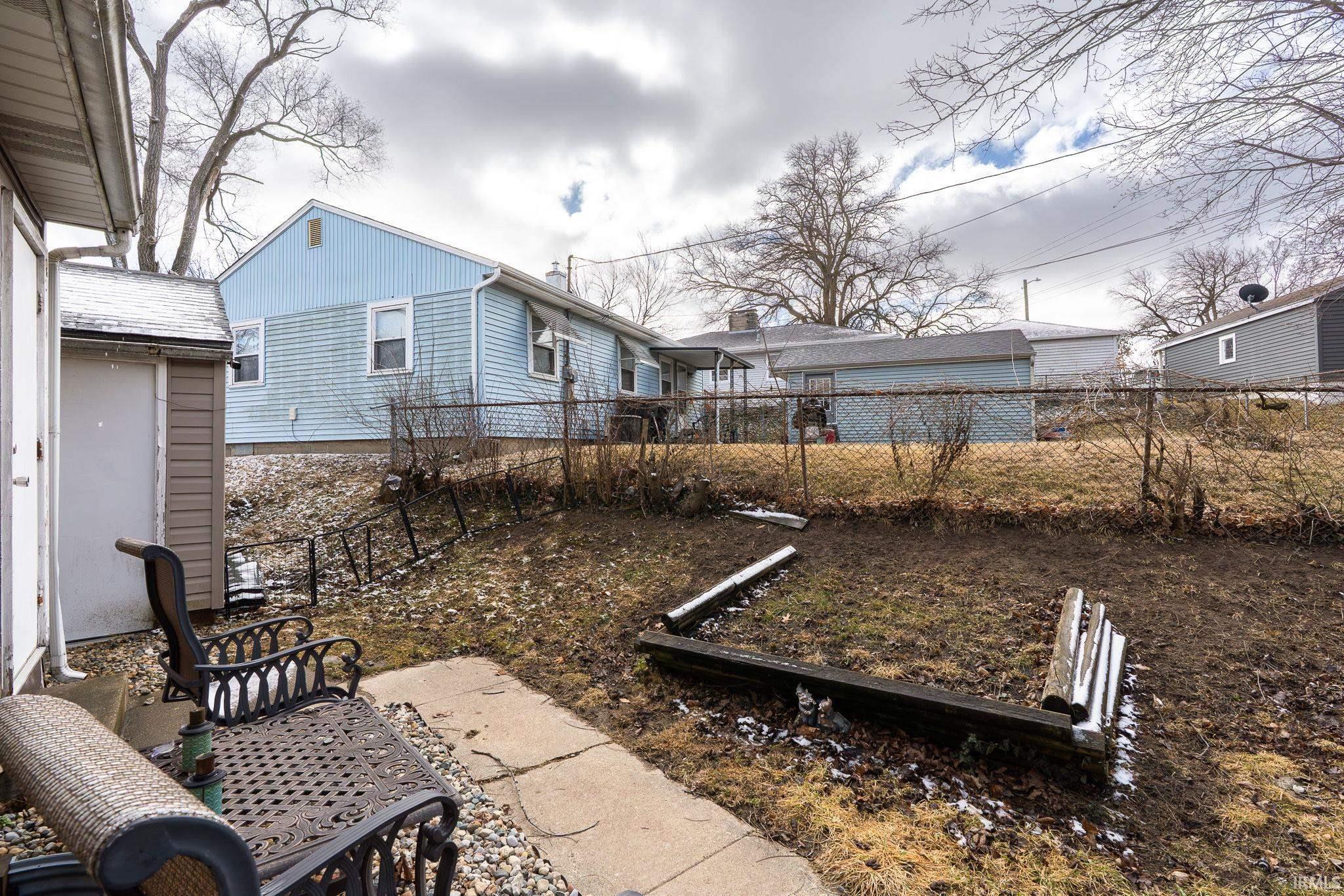 1309 Hedgewood Drive