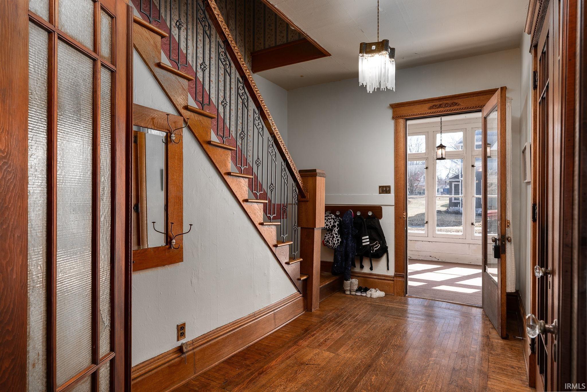 32 W Center Street