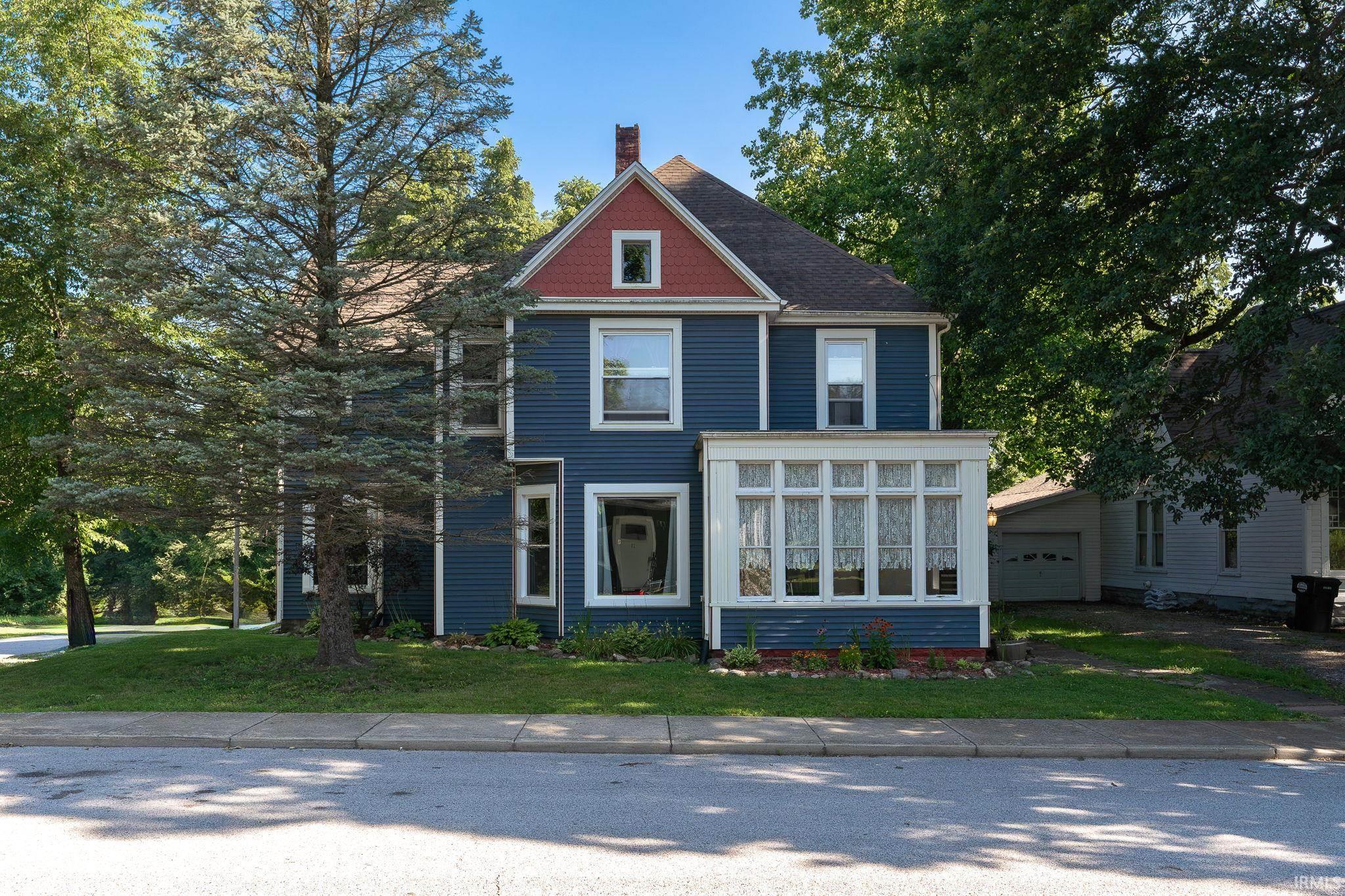 32 W Center Street