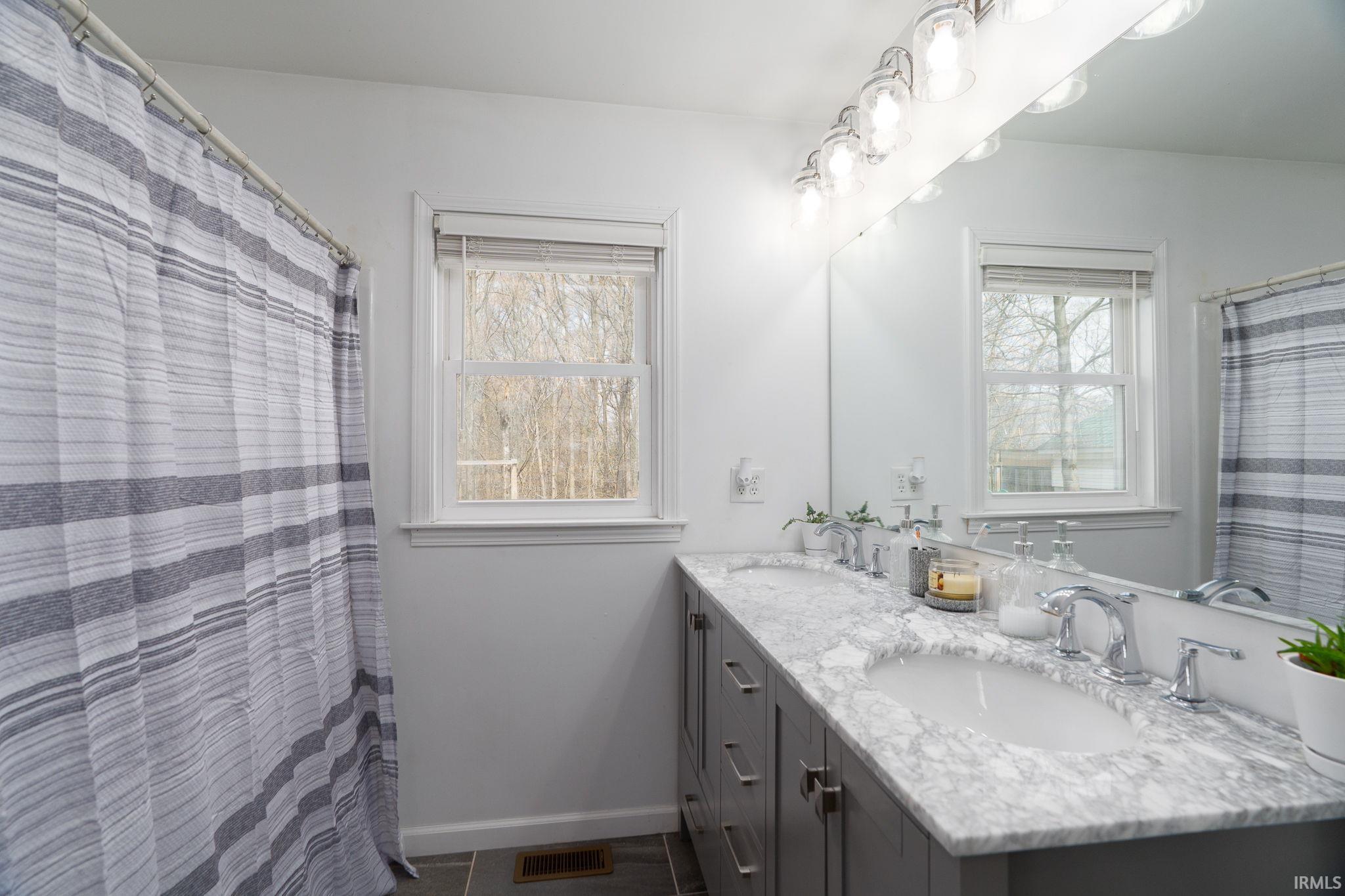 308 W 8th Street