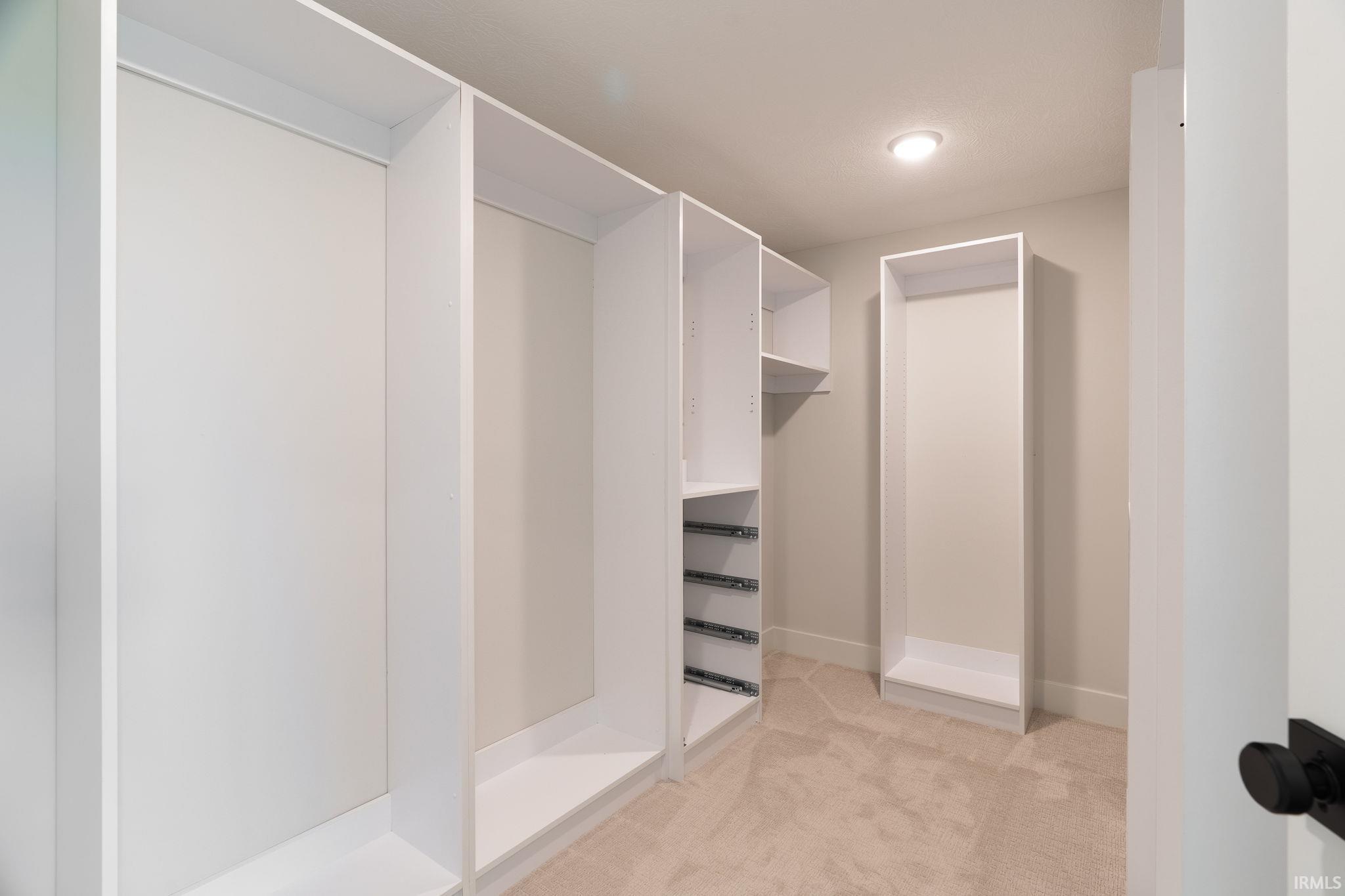 953 Ravenstone Drive
