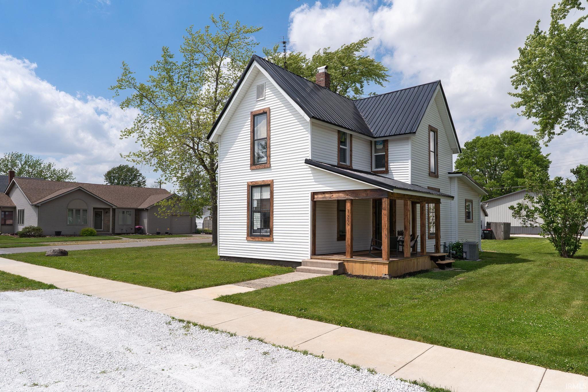 122 W Perrin Street