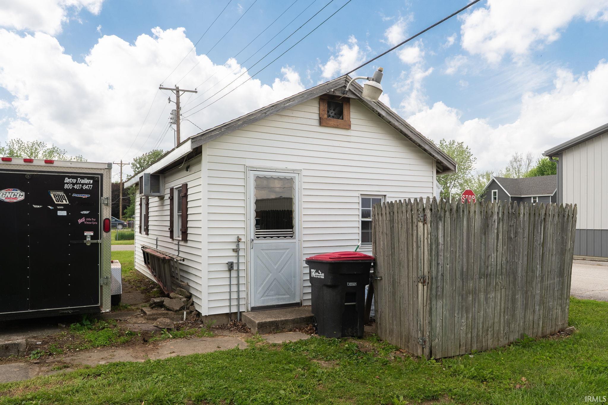 122 W Perrin Street