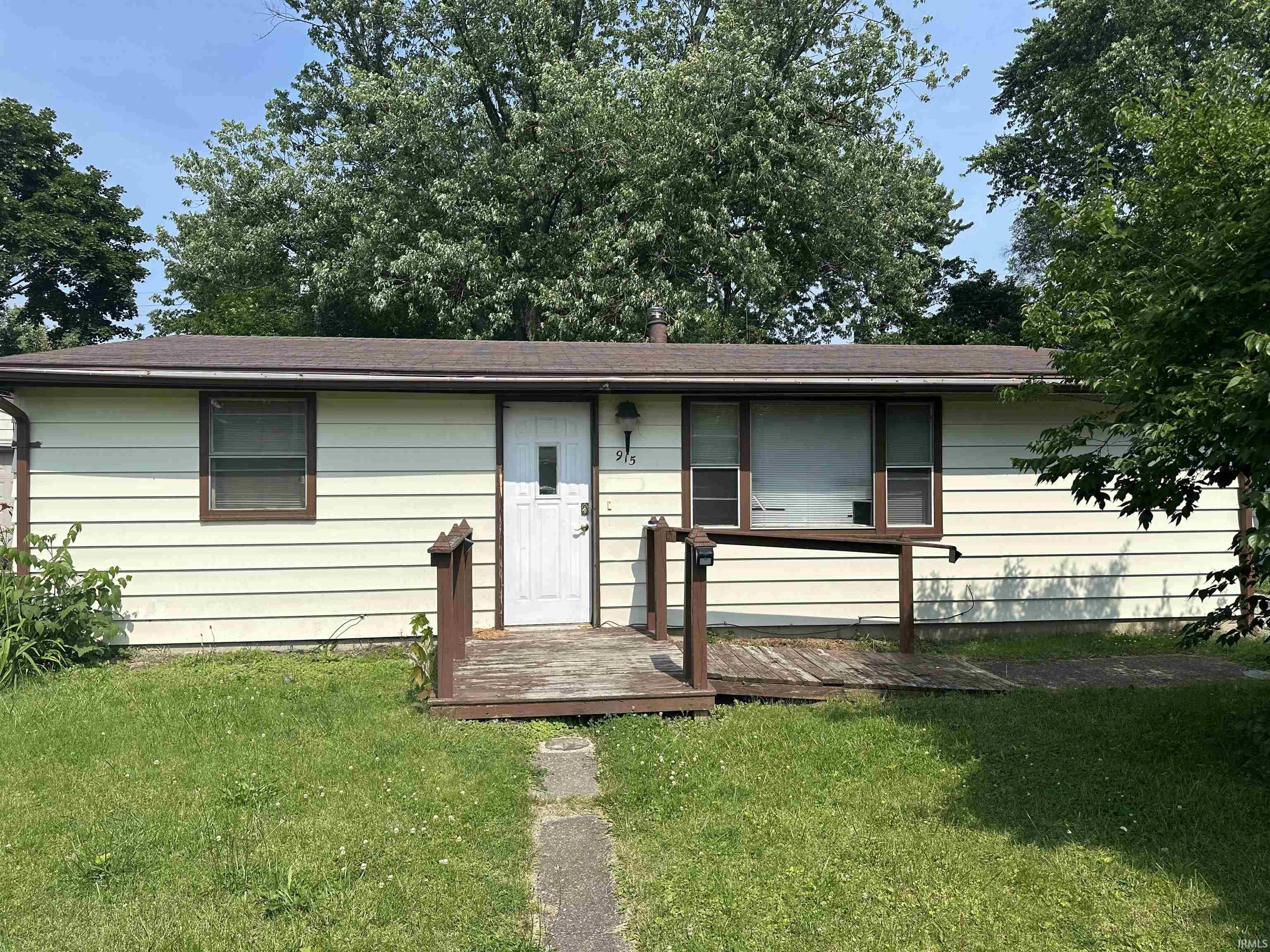 915 Greenwich Road