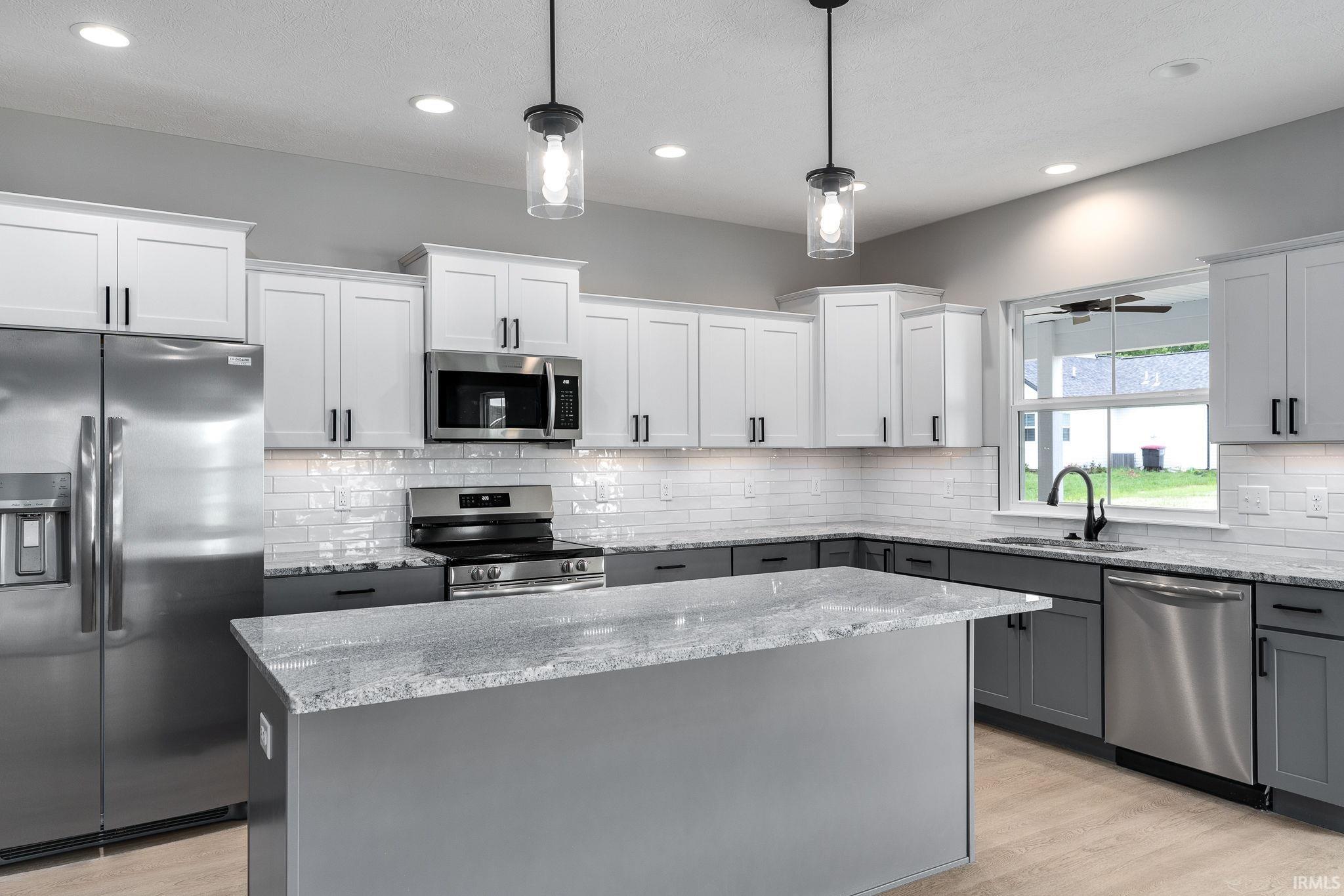 3512 Amesbury Court