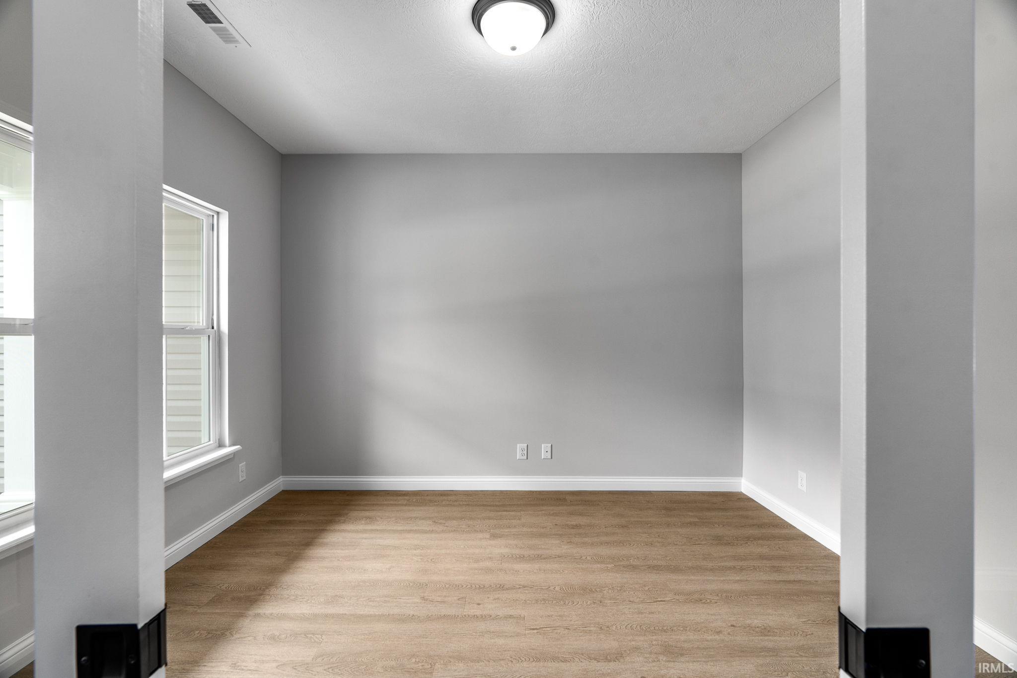 3512 Amesbury Court