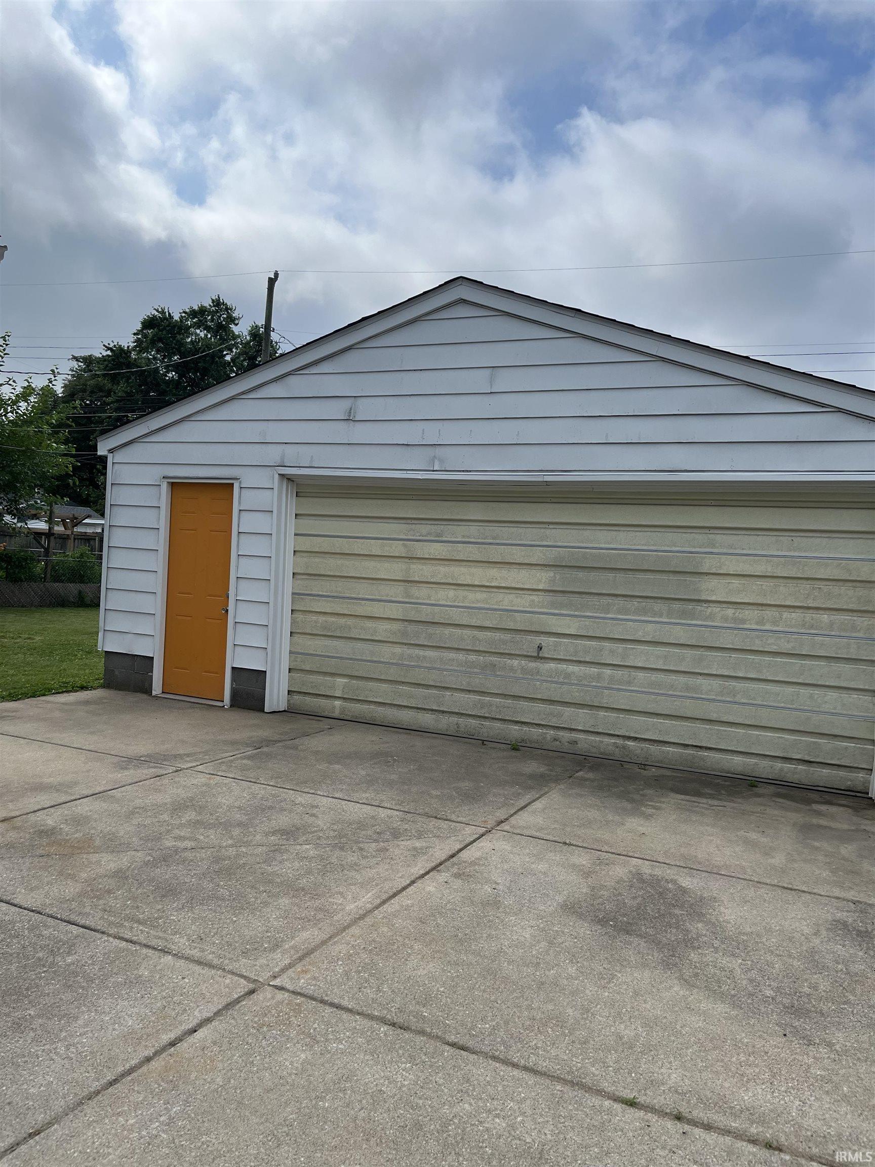 2209 Arapahoe Drive