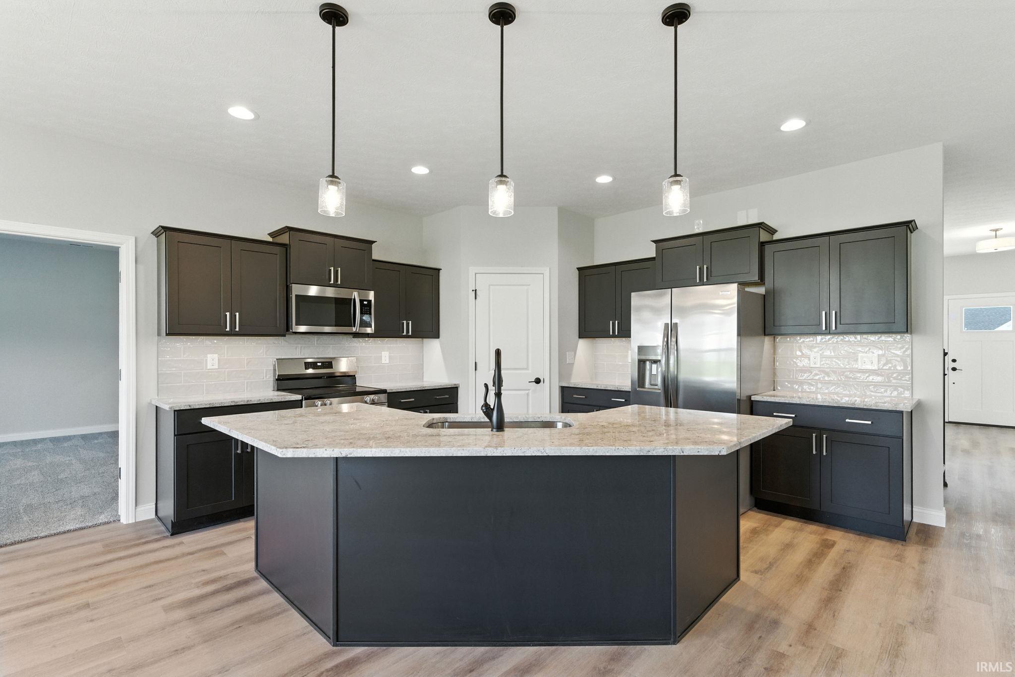 1800 White Eagle Court