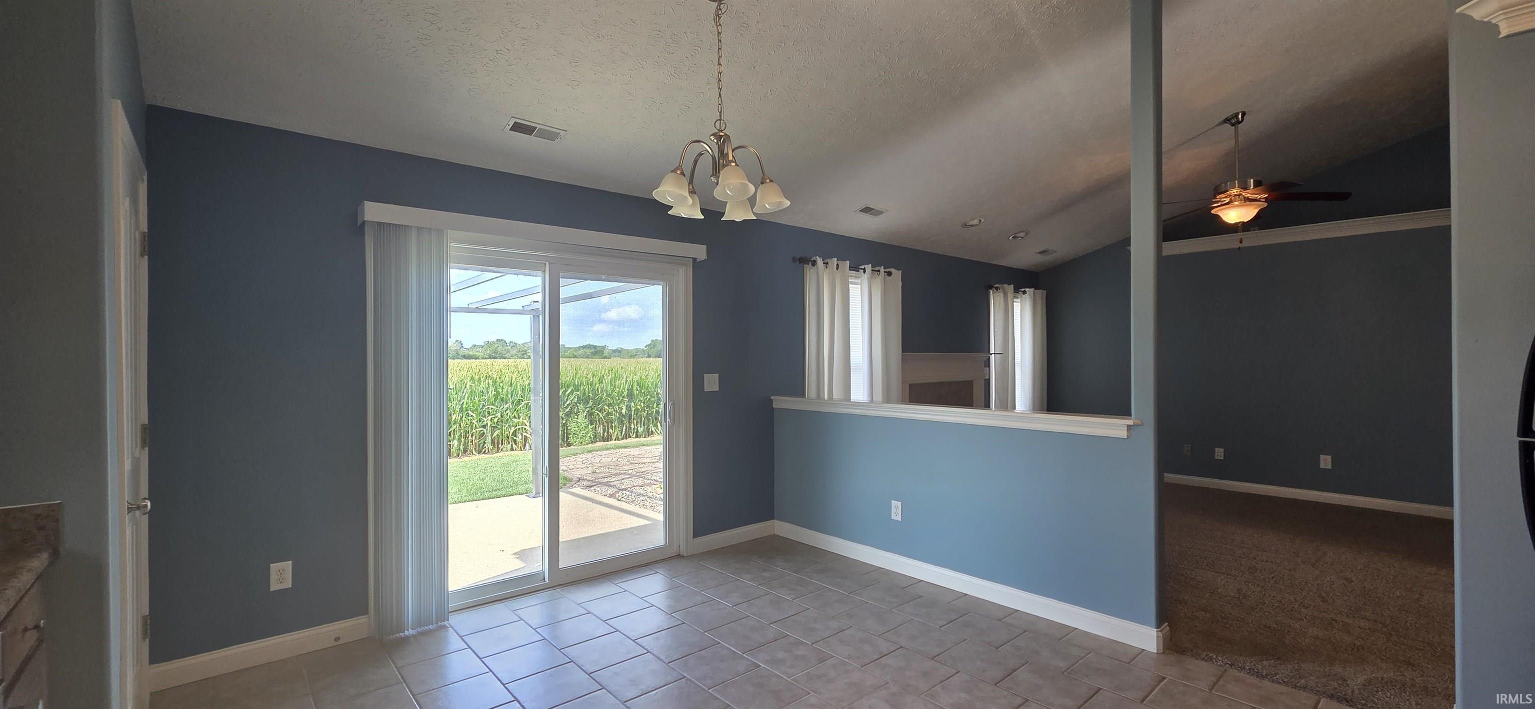 1614 W Candlewick Lane