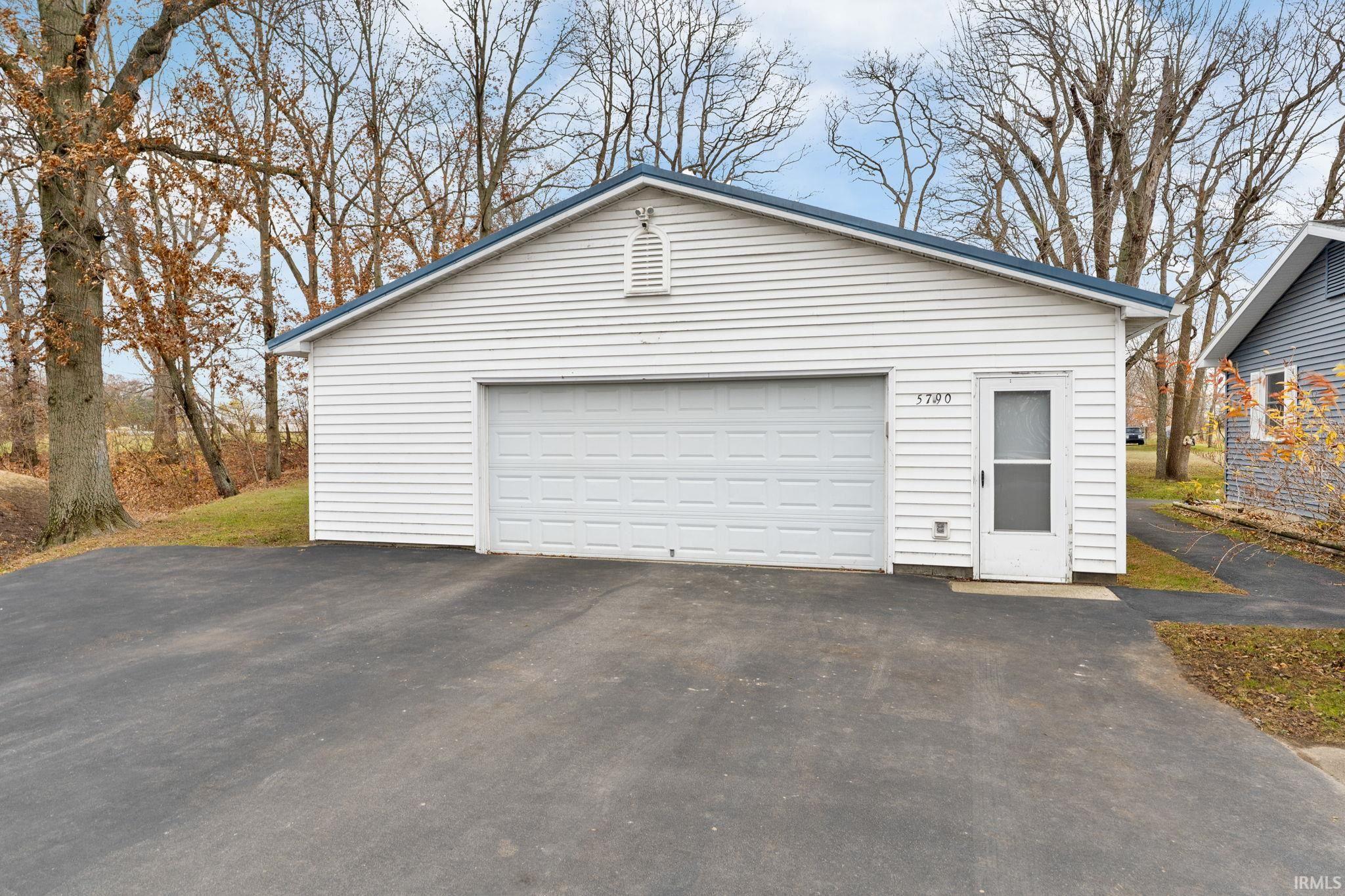 5790 E Glenn Arrow Drive