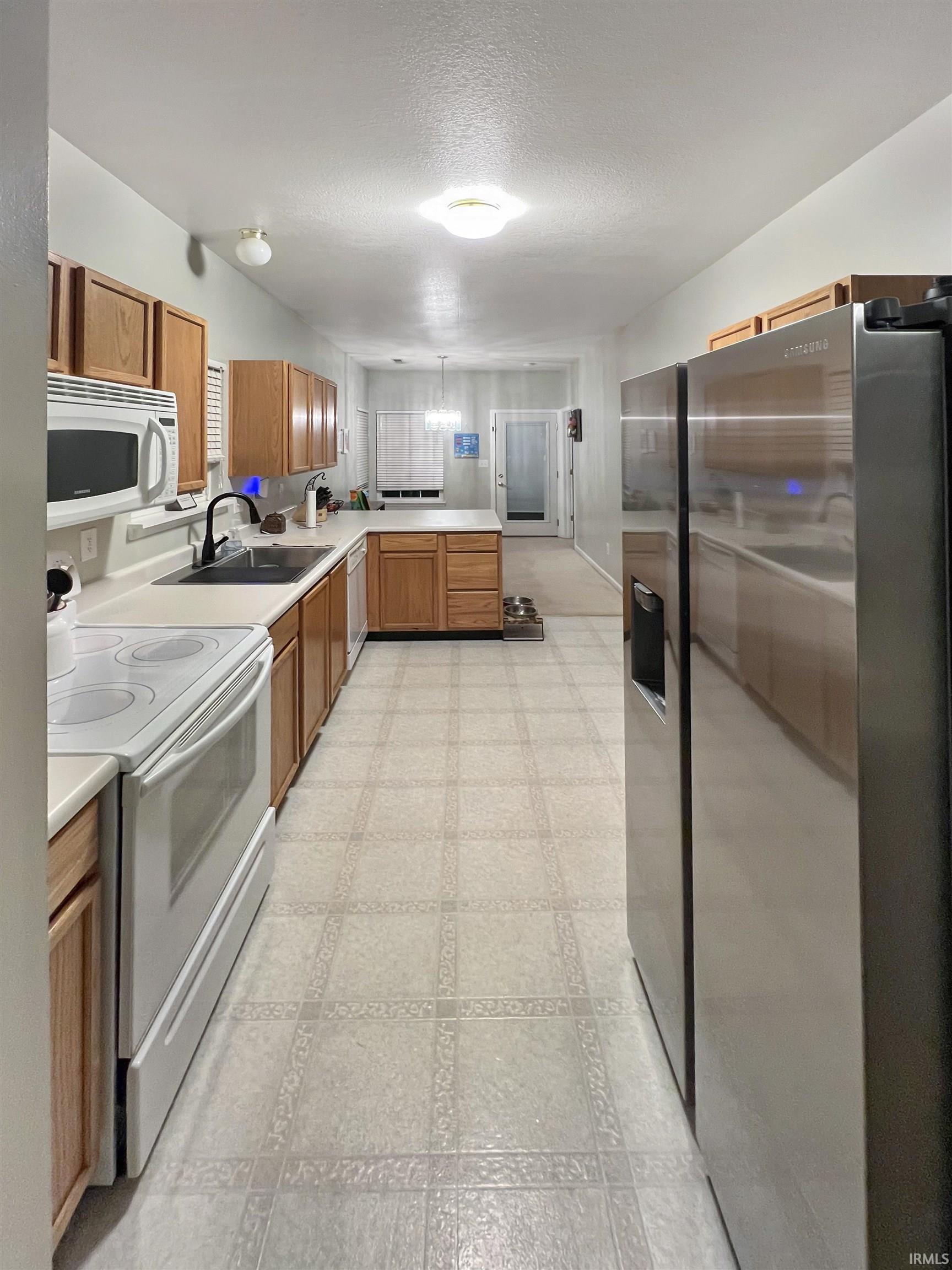 15597 Outside Trail