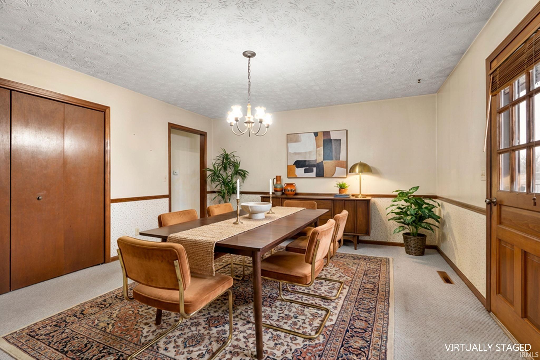 836 Foxwood Drive