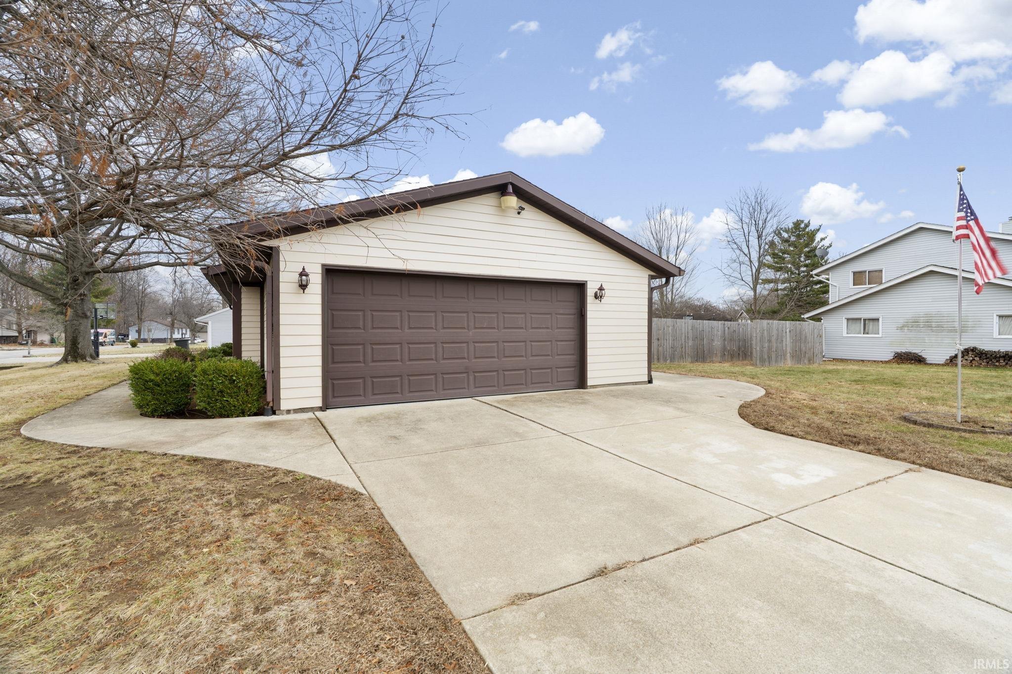 836 Foxwood Drive