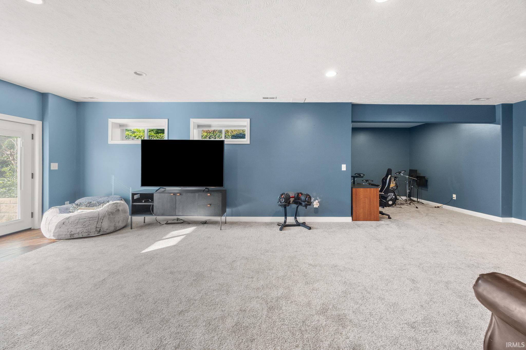 9075 Lantern Lane