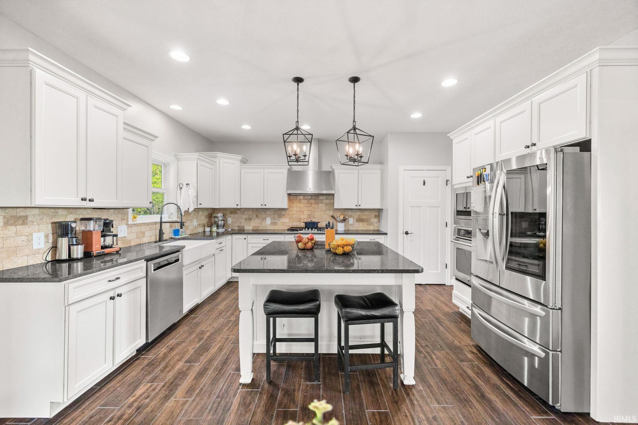 9075 Lantern Lane