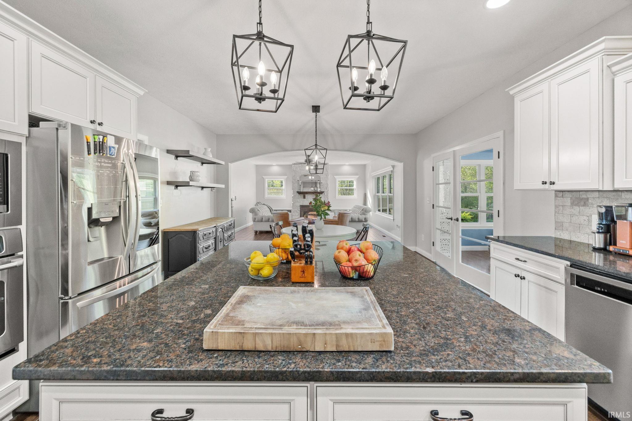 9075 Lantern Lane