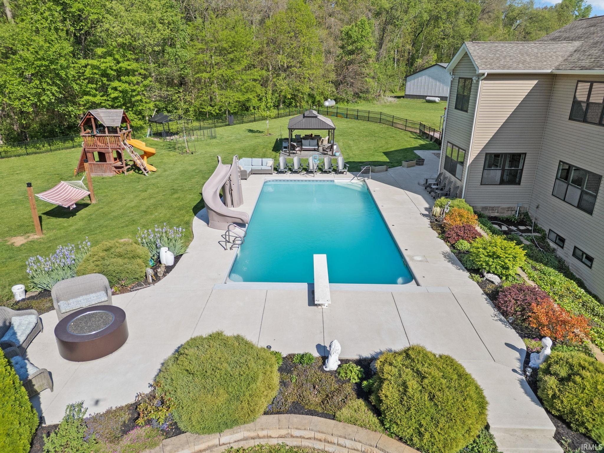 9075 Lantern Lane