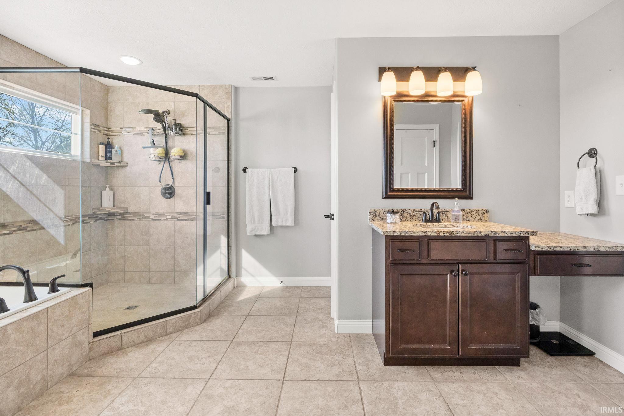 9075 Lantern Lane