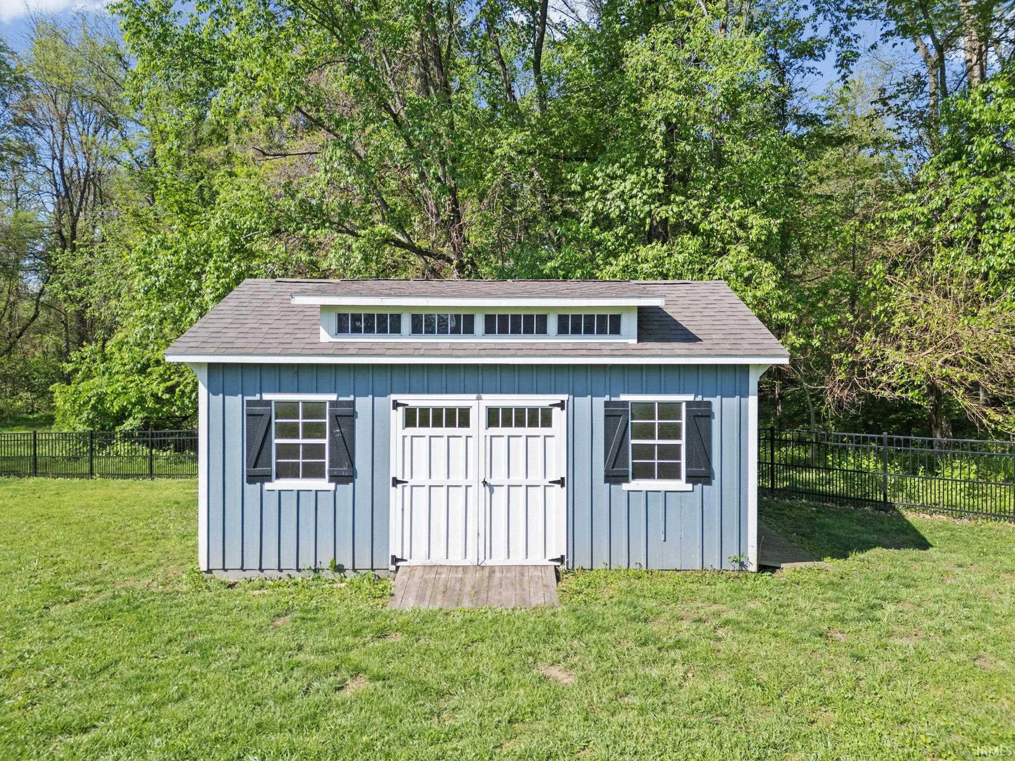 9075 Lantern Lane