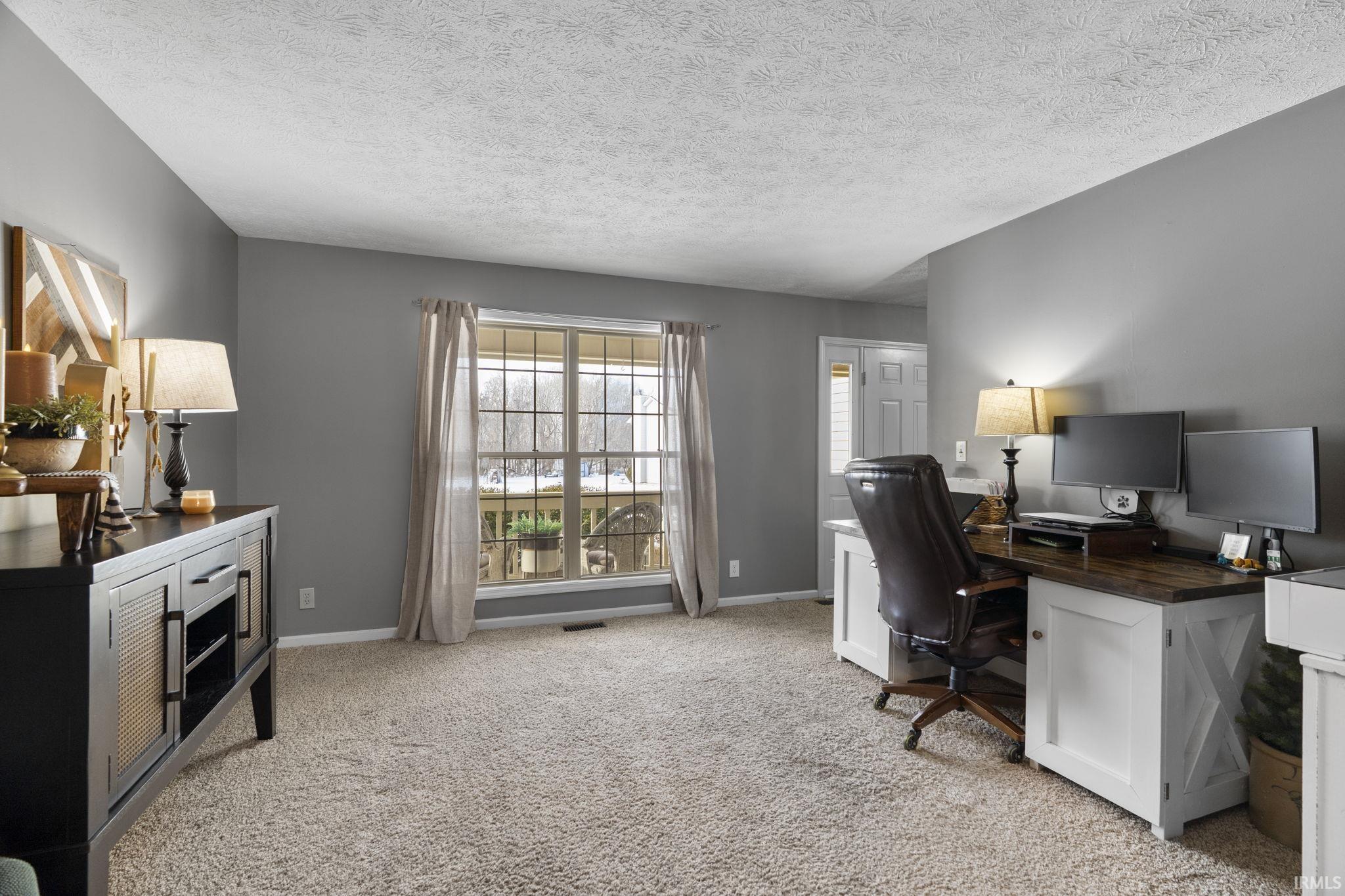 7561 Ridgeview Lane