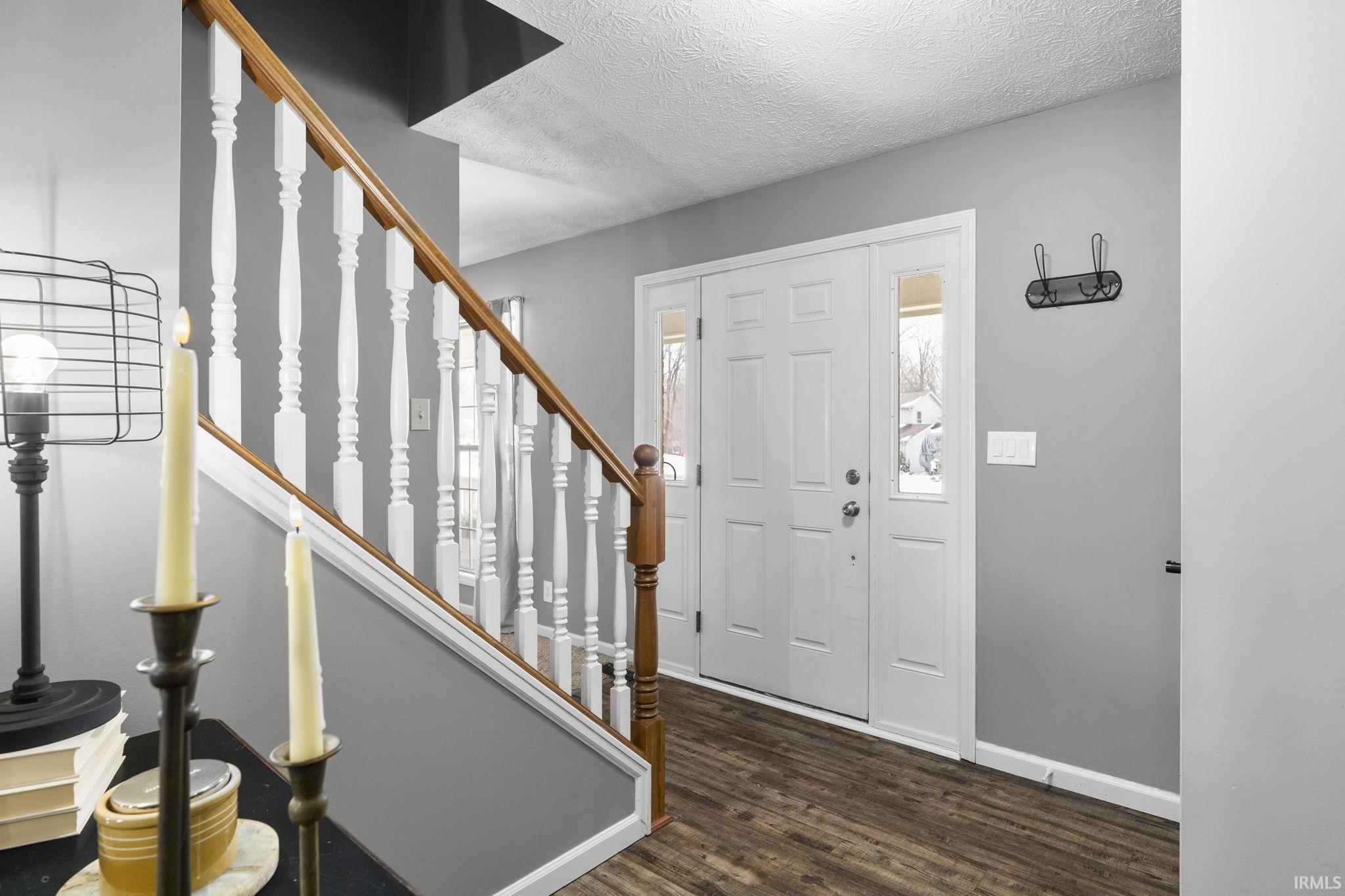 7561 Ridgeview Lane