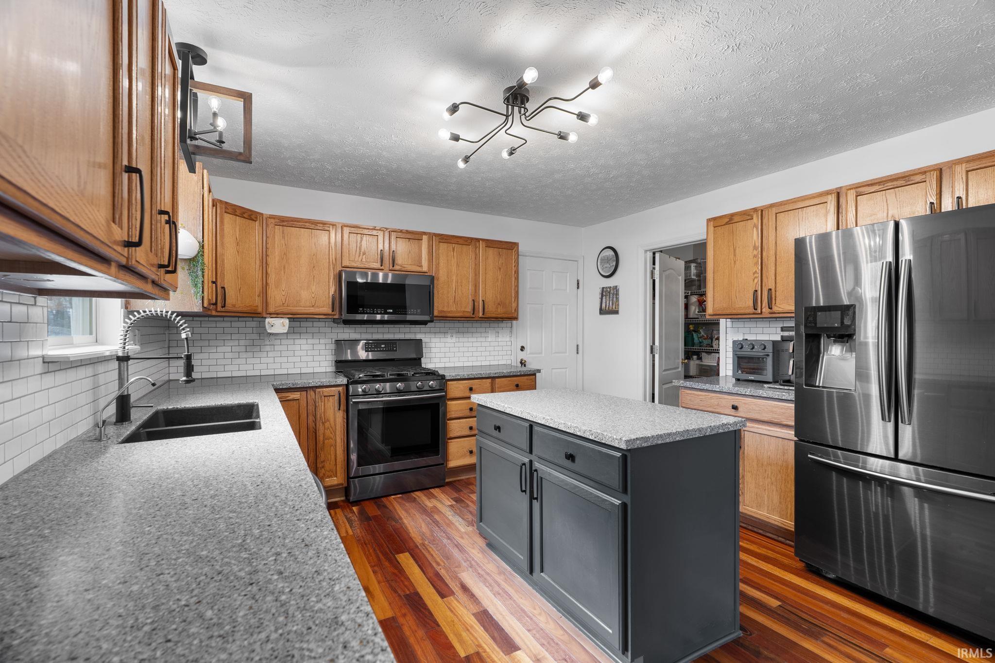 689 Winslow Lane