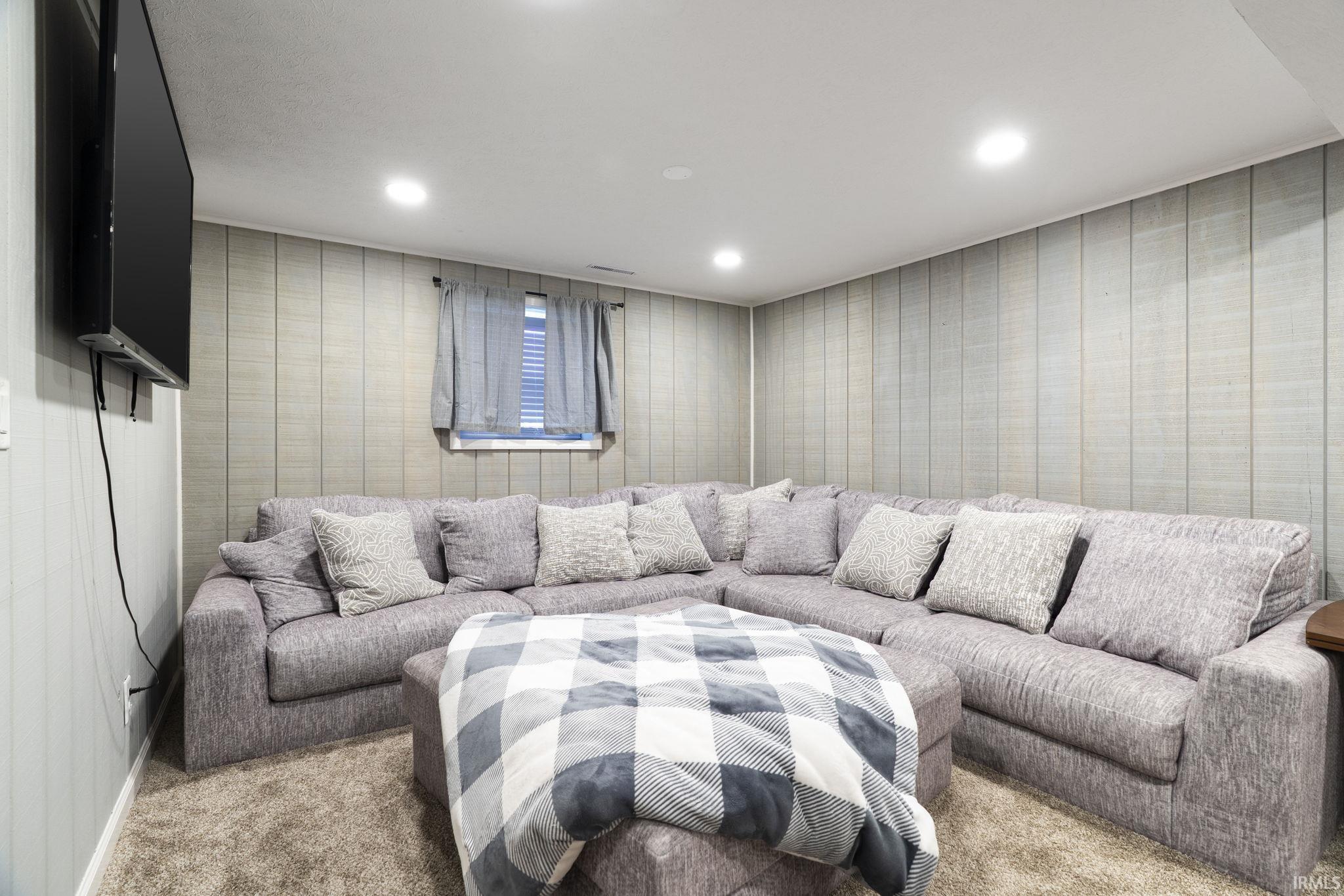 56 Knoll Crest Court