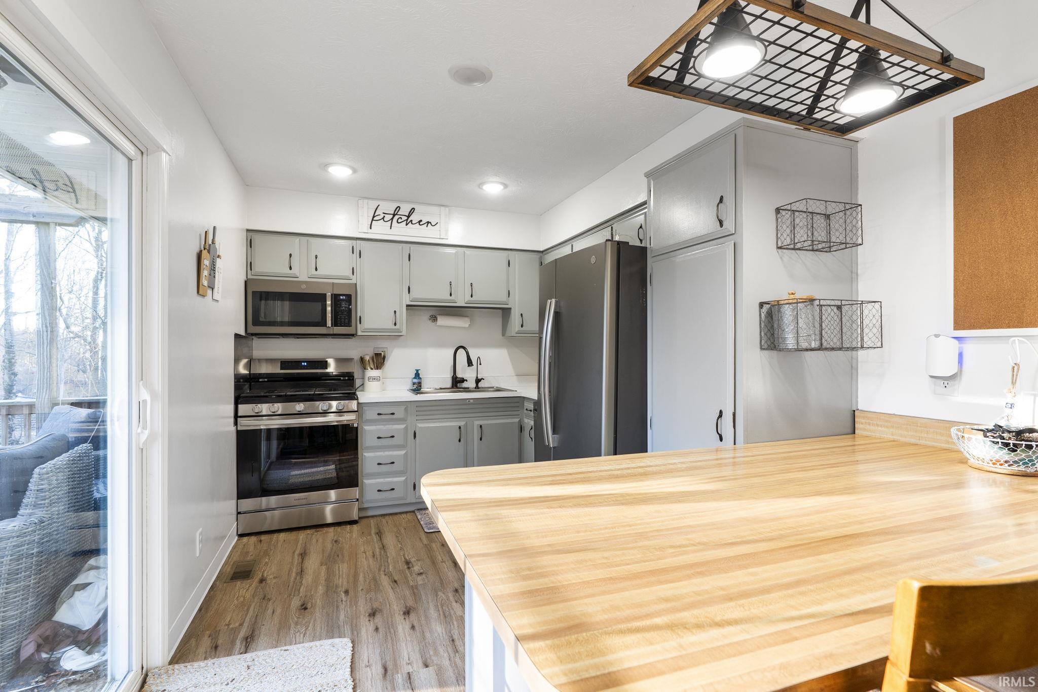 56 Knoll Crest Court