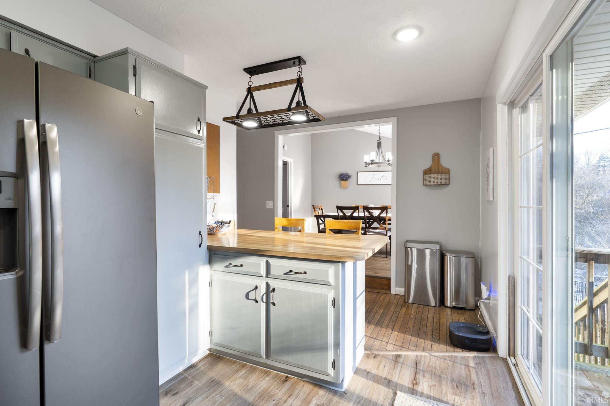 56 Knoll Crest Court