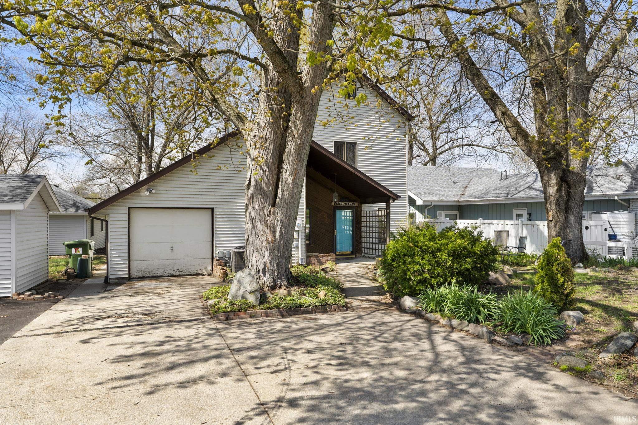 11068 N Lower Lake Shore Drive