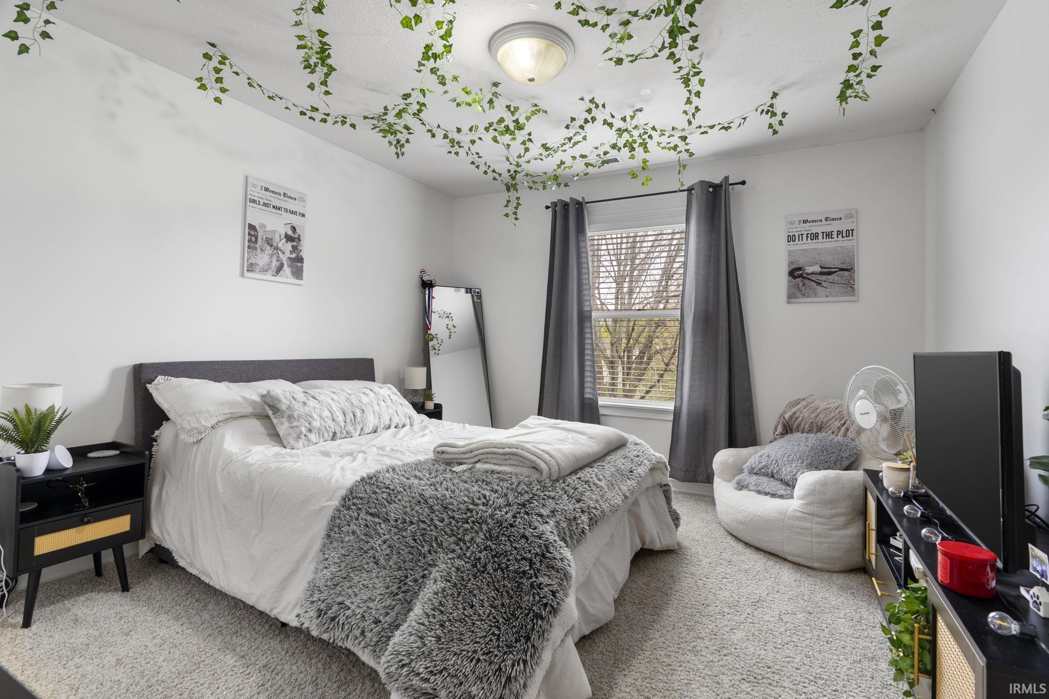 3322 S Crosspoint Court
