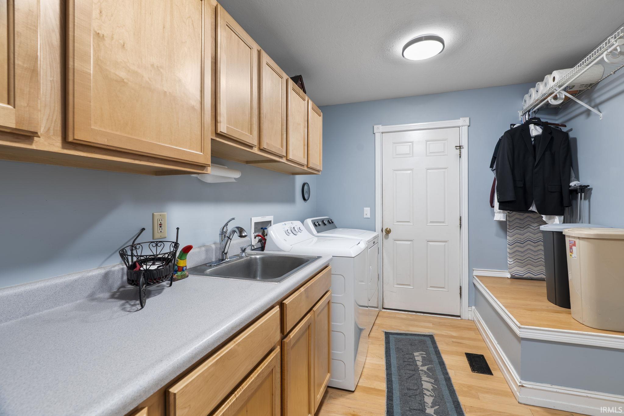 3322 S Crosspoint Court
