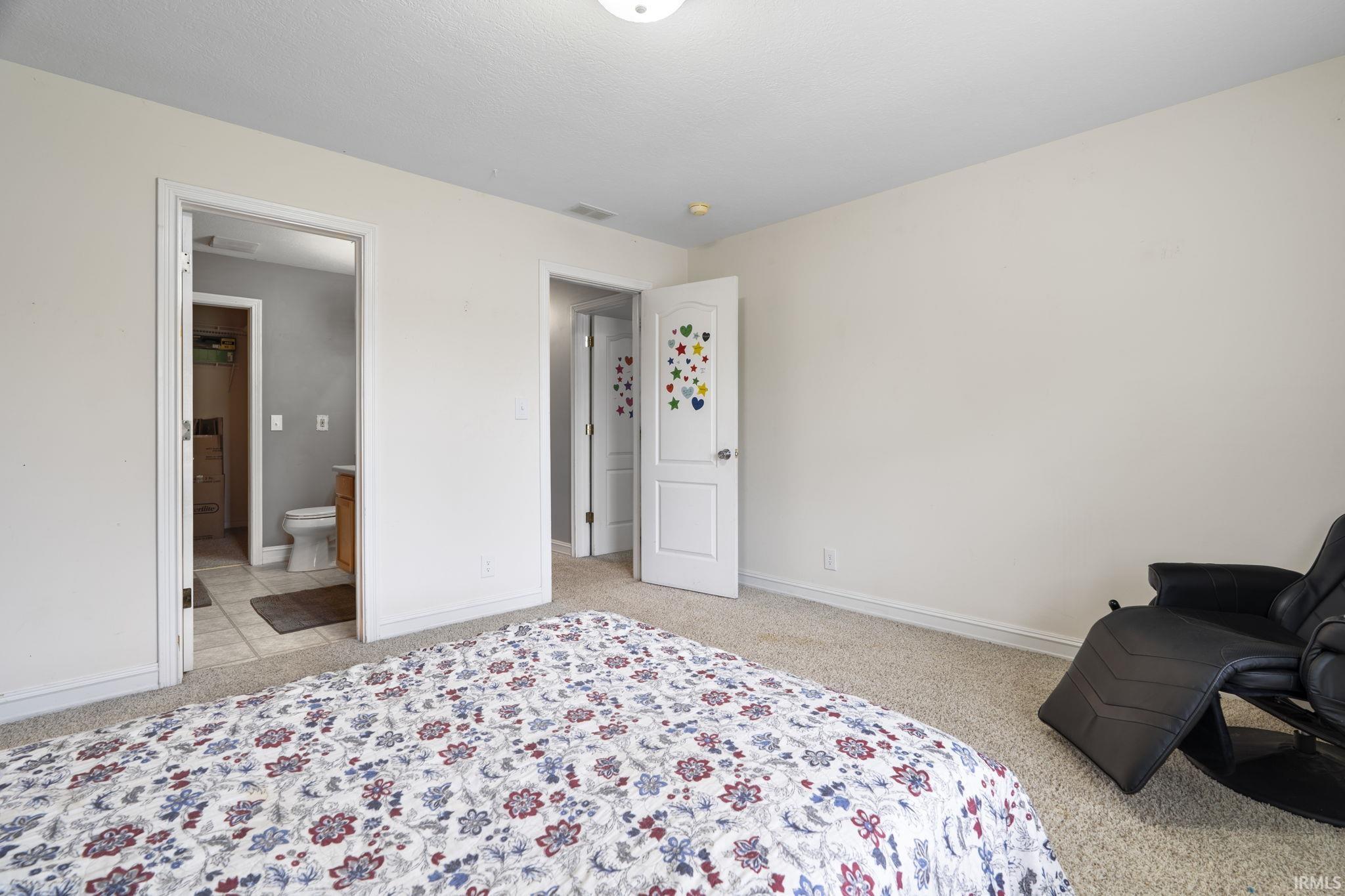 3322 S Crosspoint Court