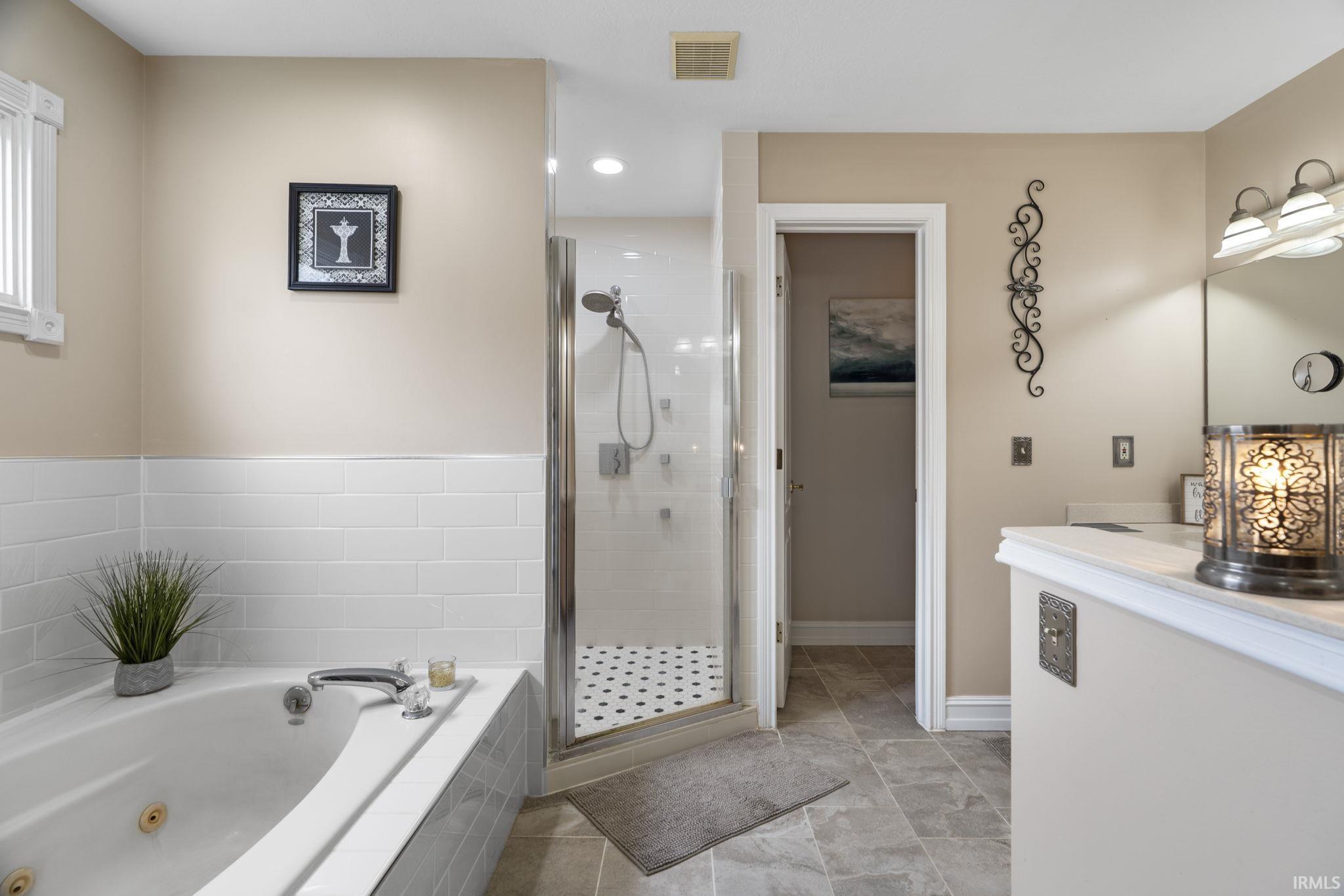 3322 S Crosspoint Court
