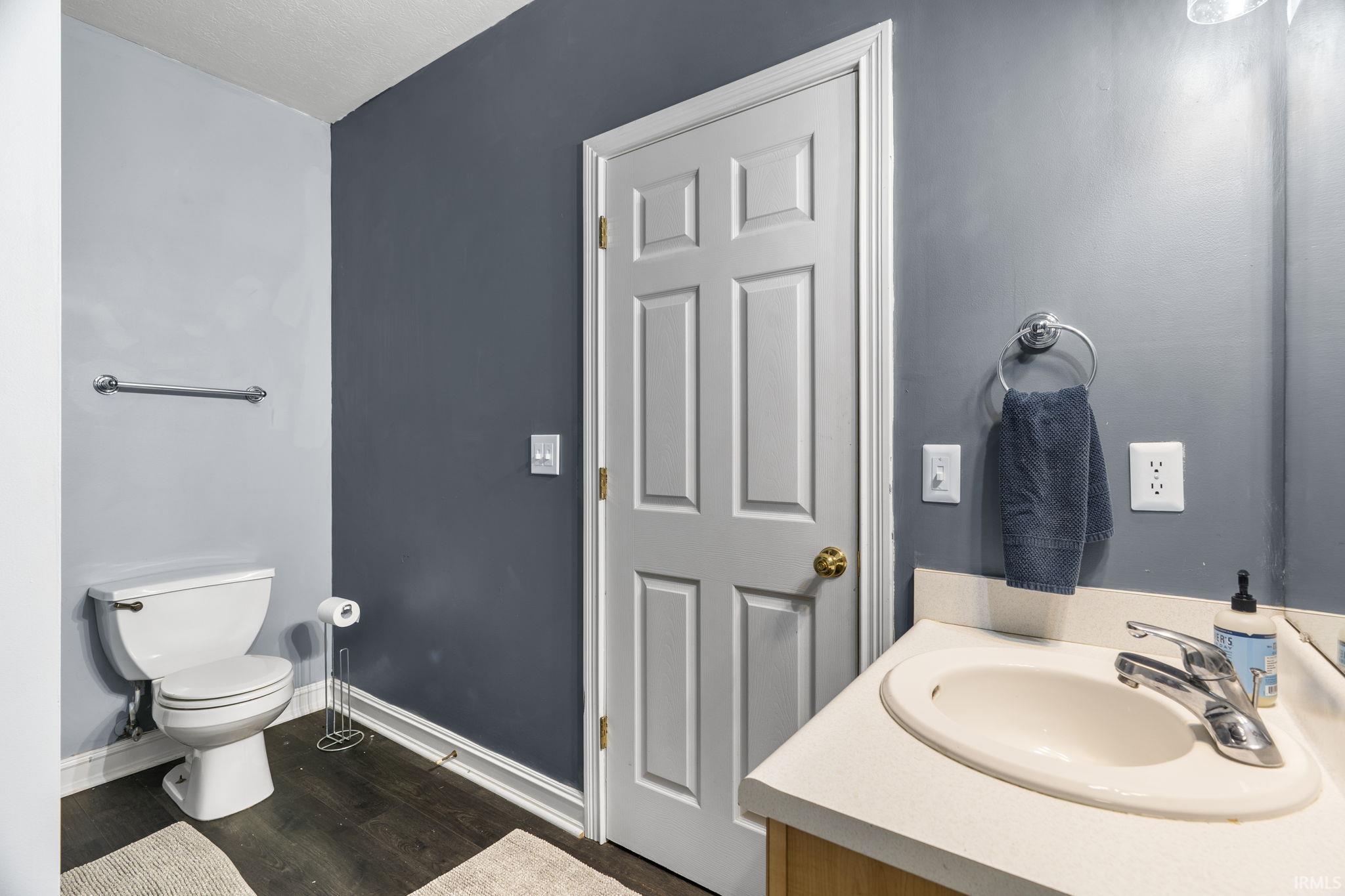 3322 S Crosspoint Court