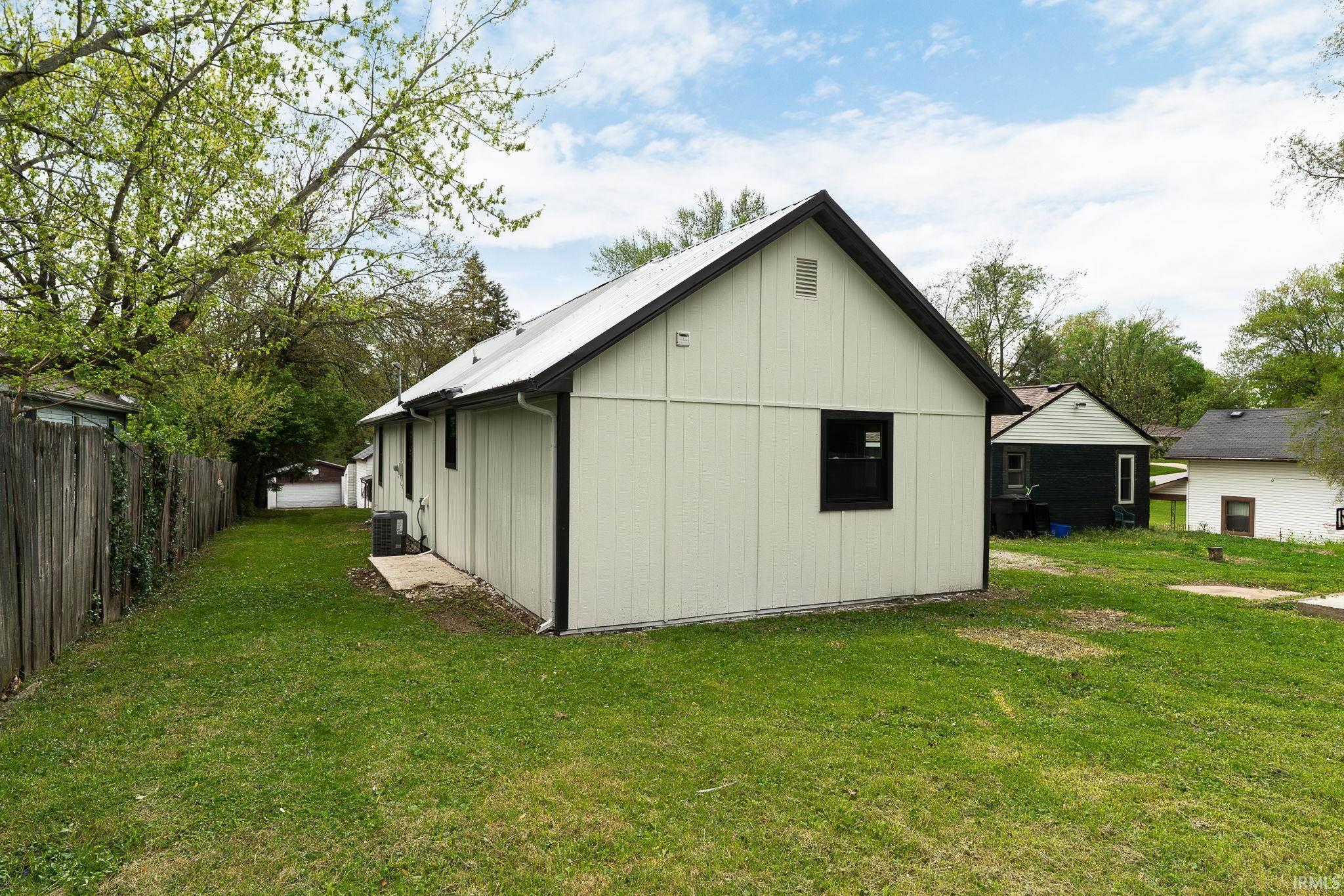 1108 Potomac Avenue