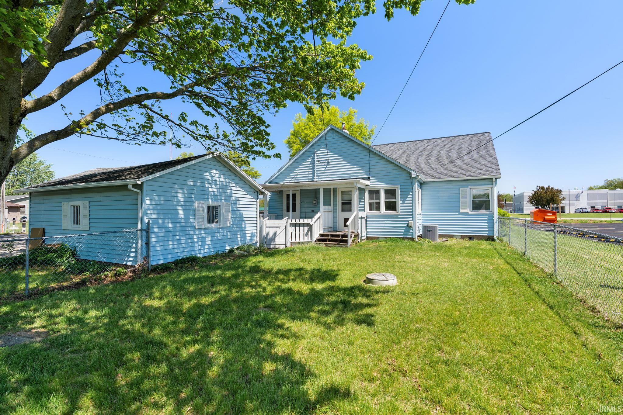 12164 N US 421