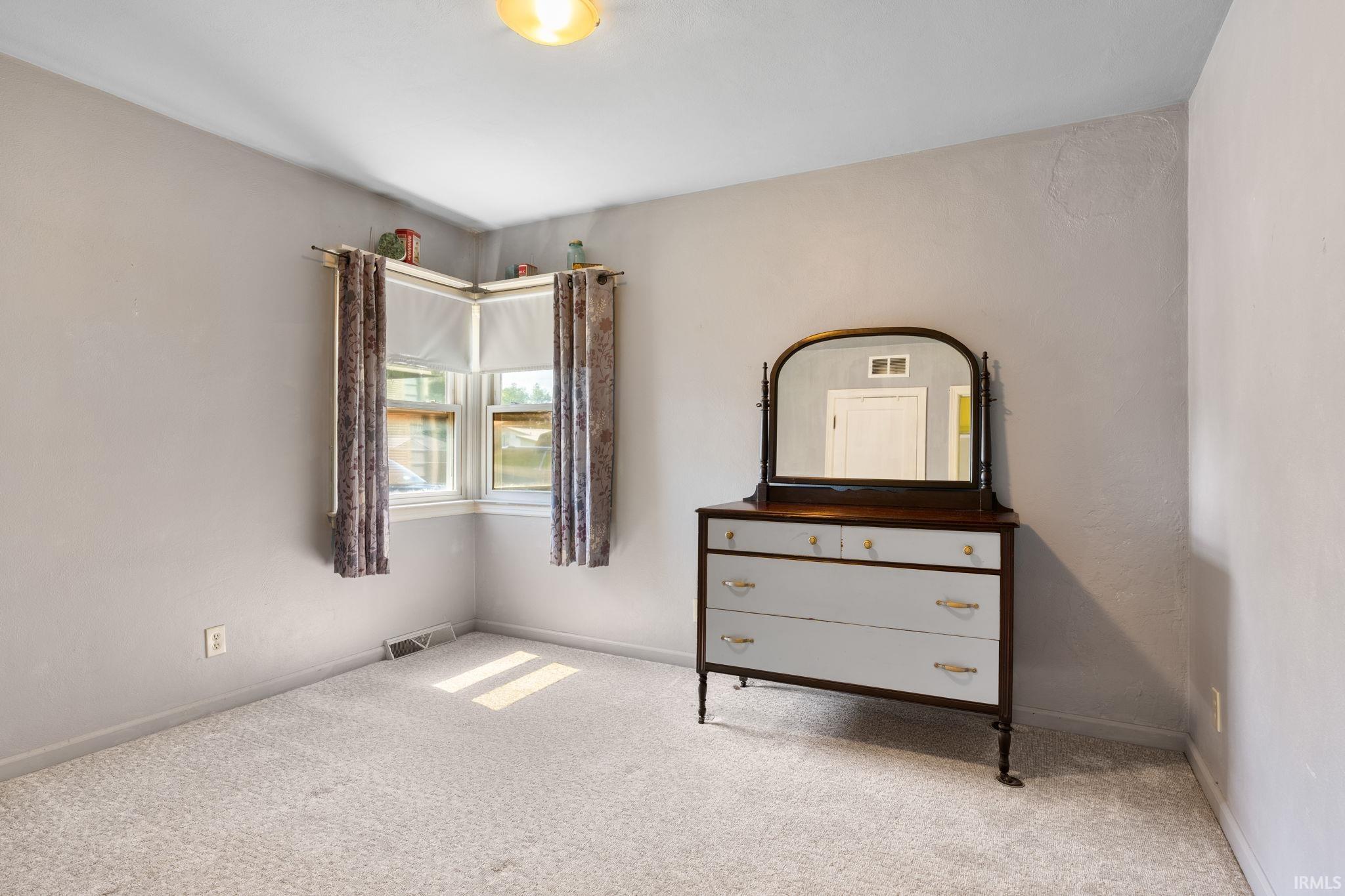 12164 N US 421