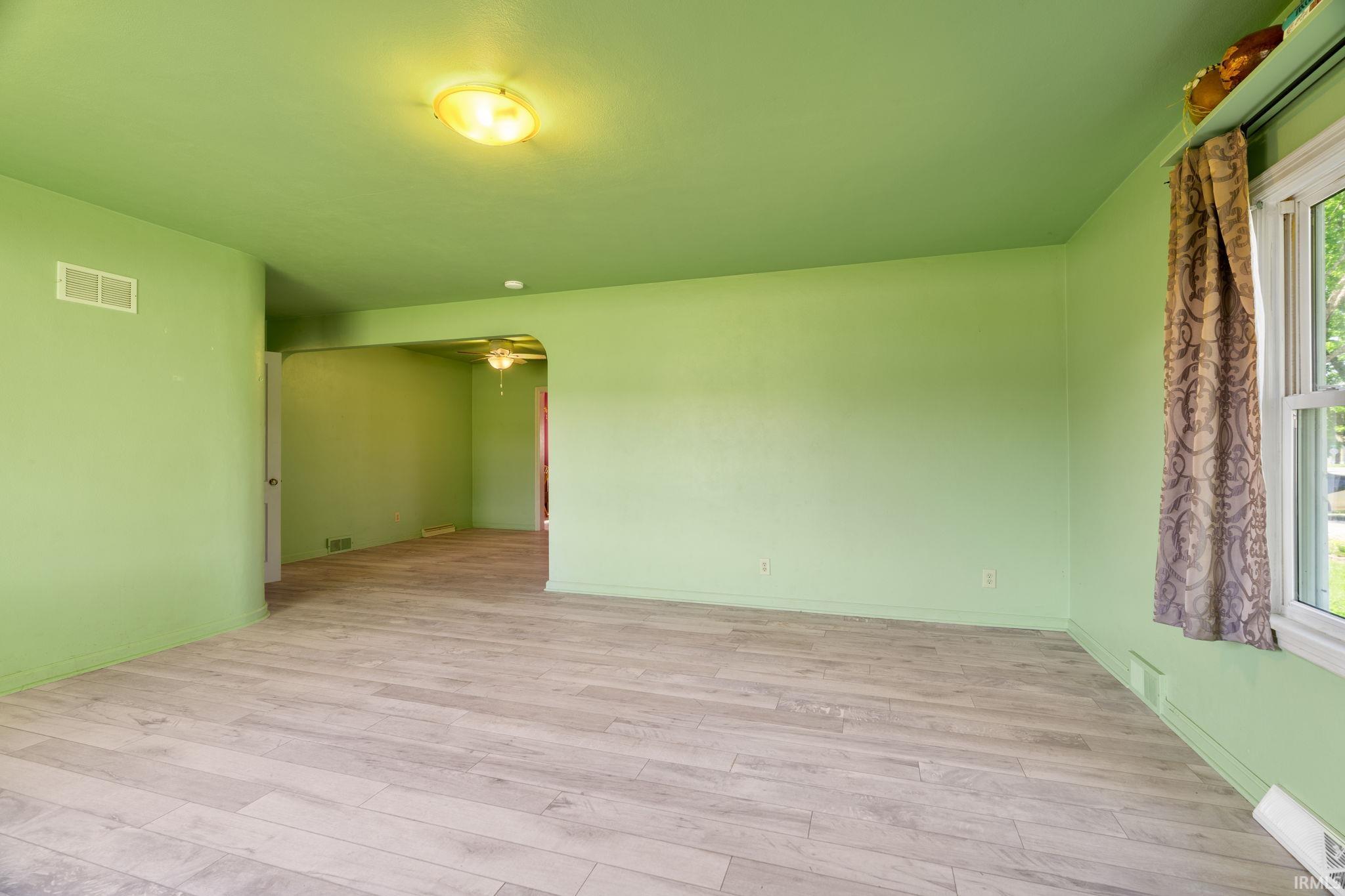 12164 N US 421