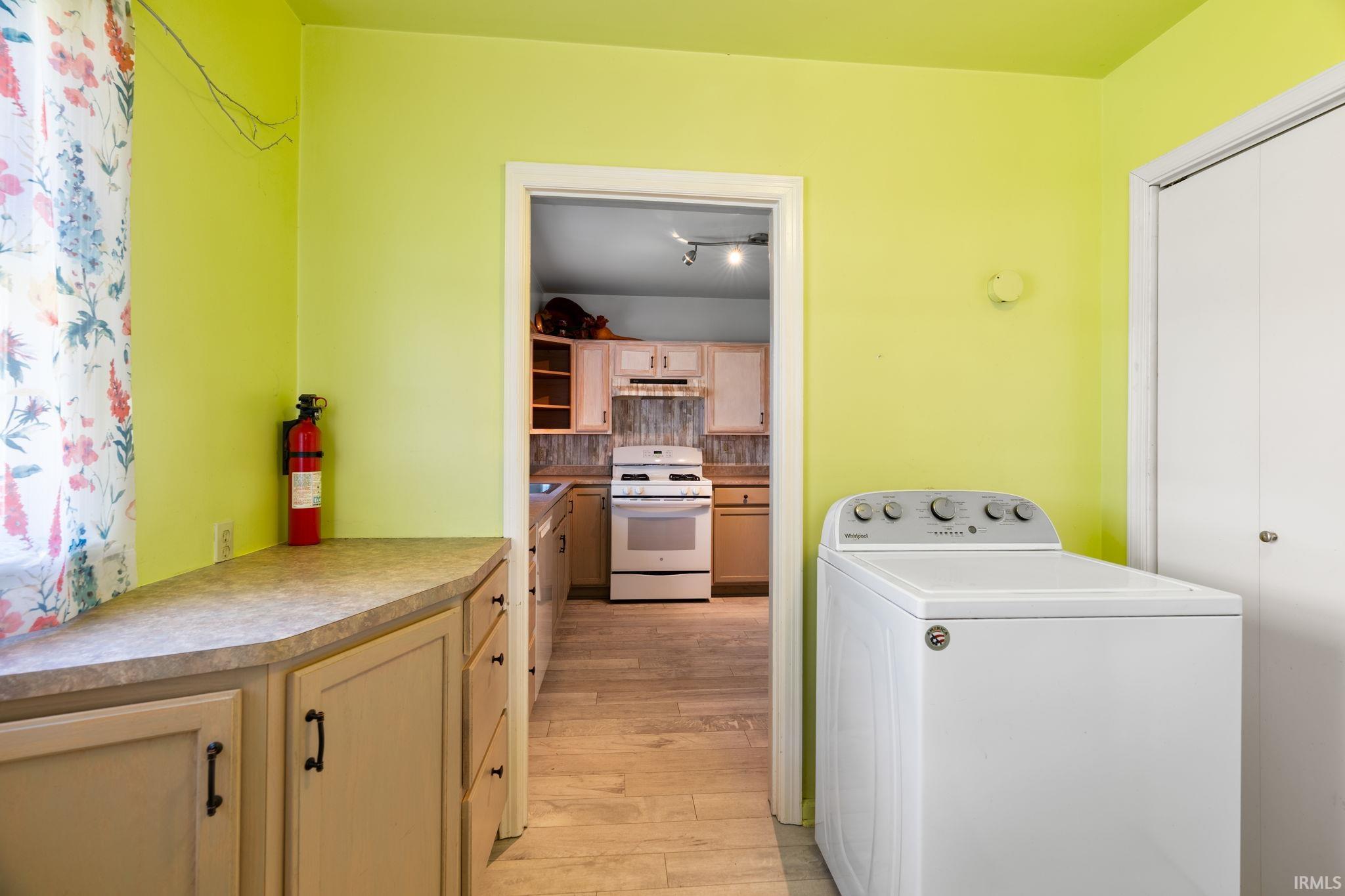 12164 N US 421