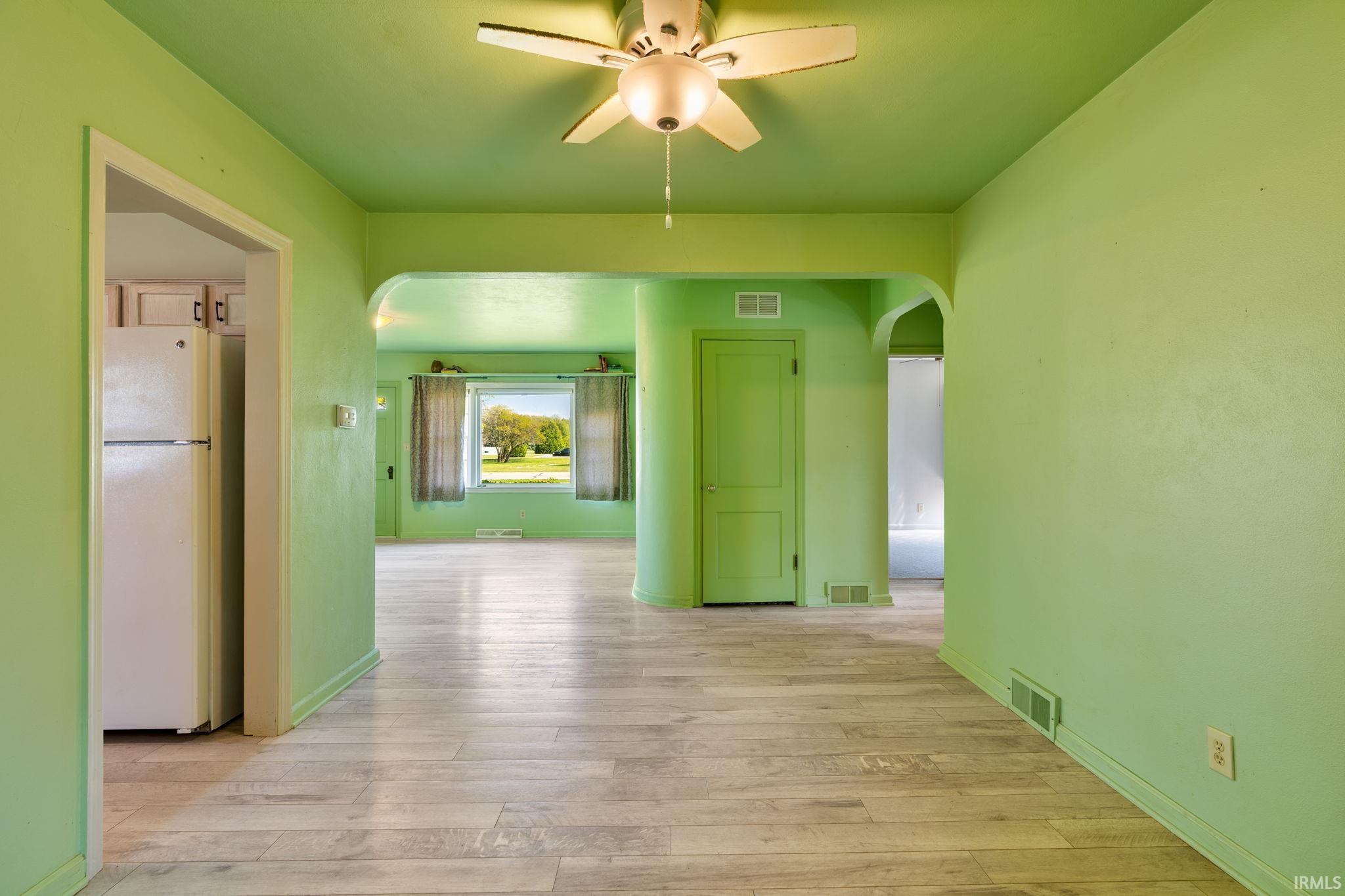 12164 N US 421