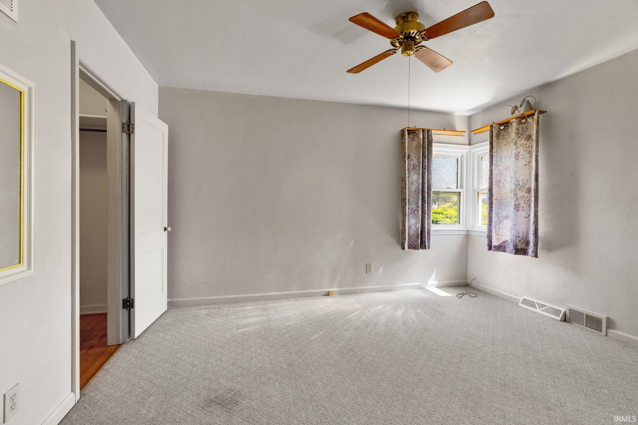 12164 N US 421