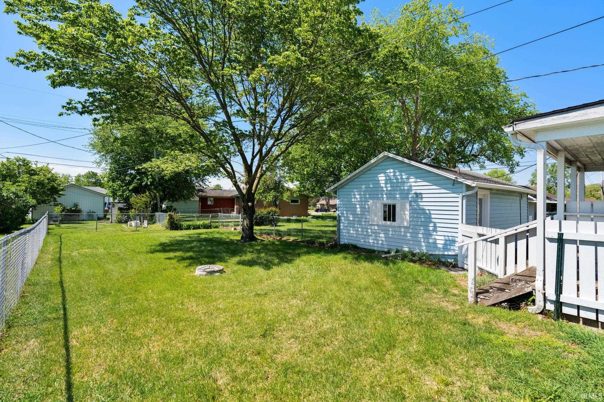 12164 N US 421