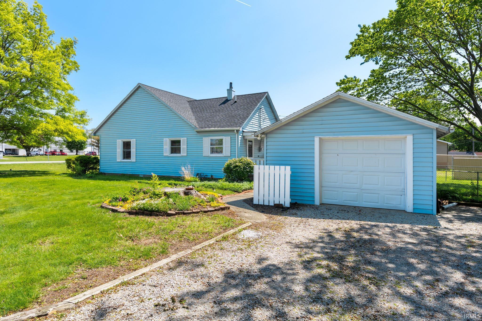 12164 N US 421