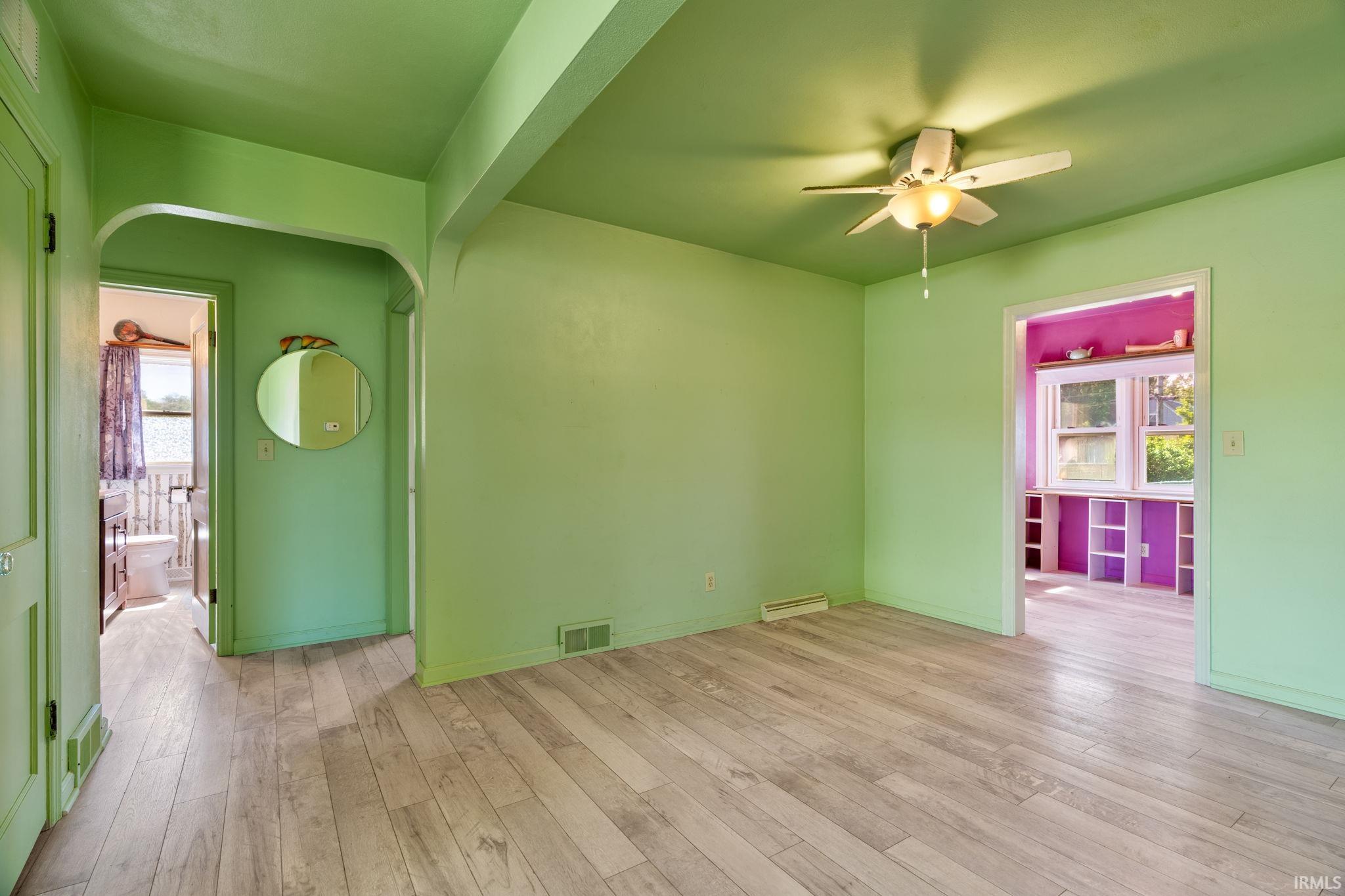 12164 N US 421