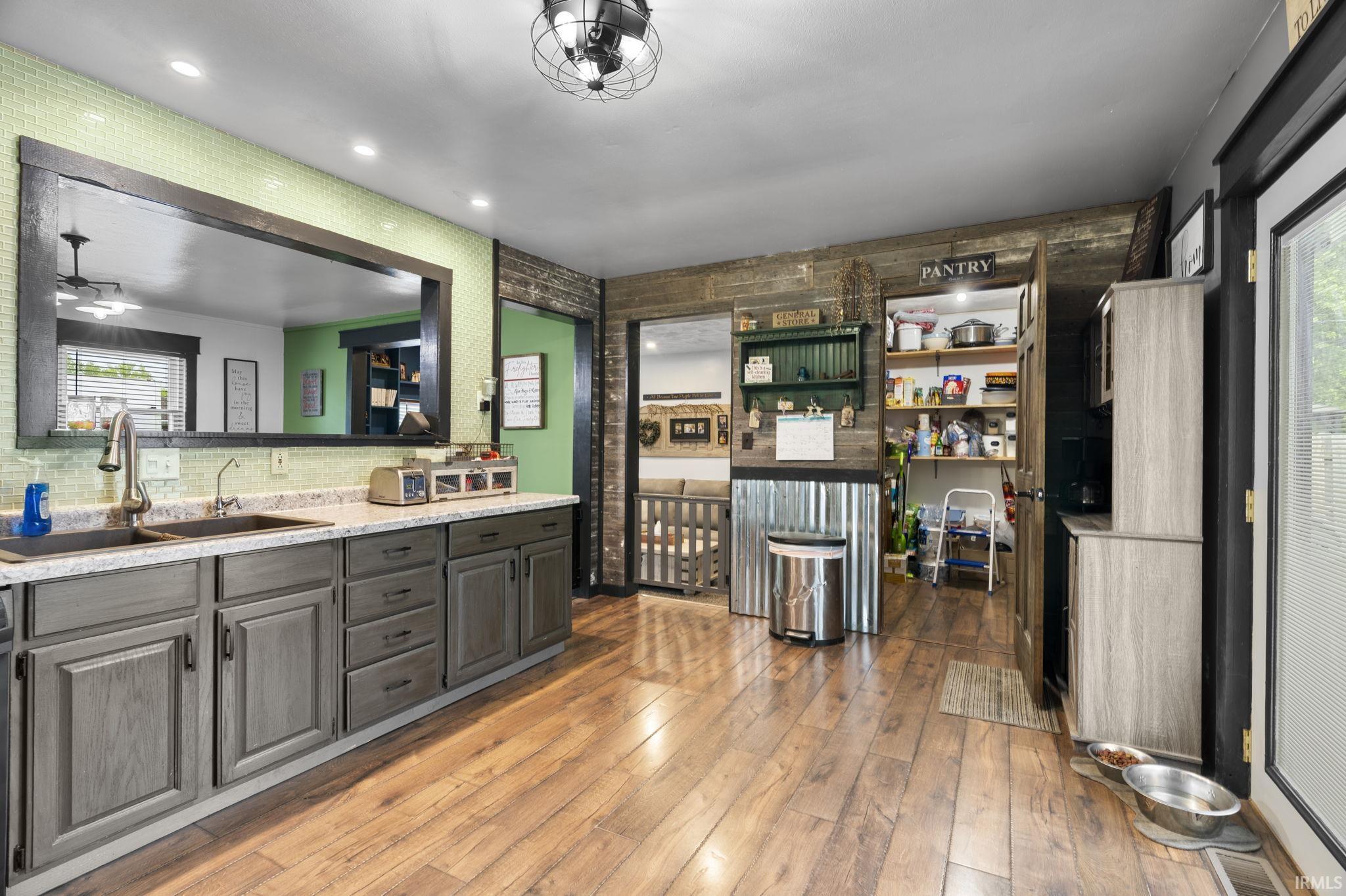 310 E 12TH Street