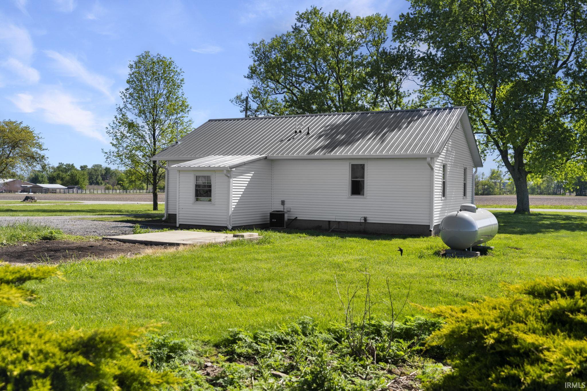 8391 N 400 W