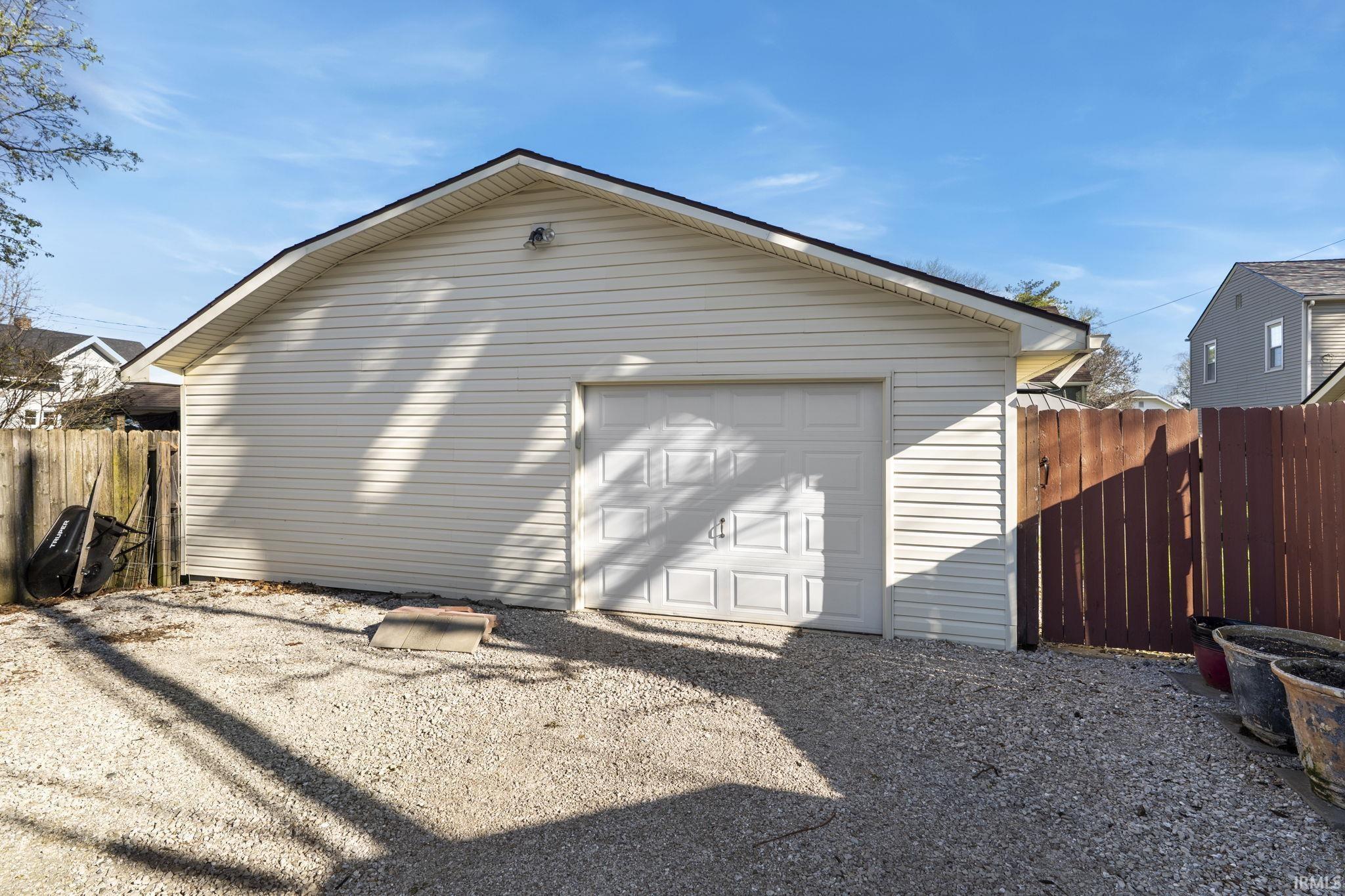 855 E Boone Street