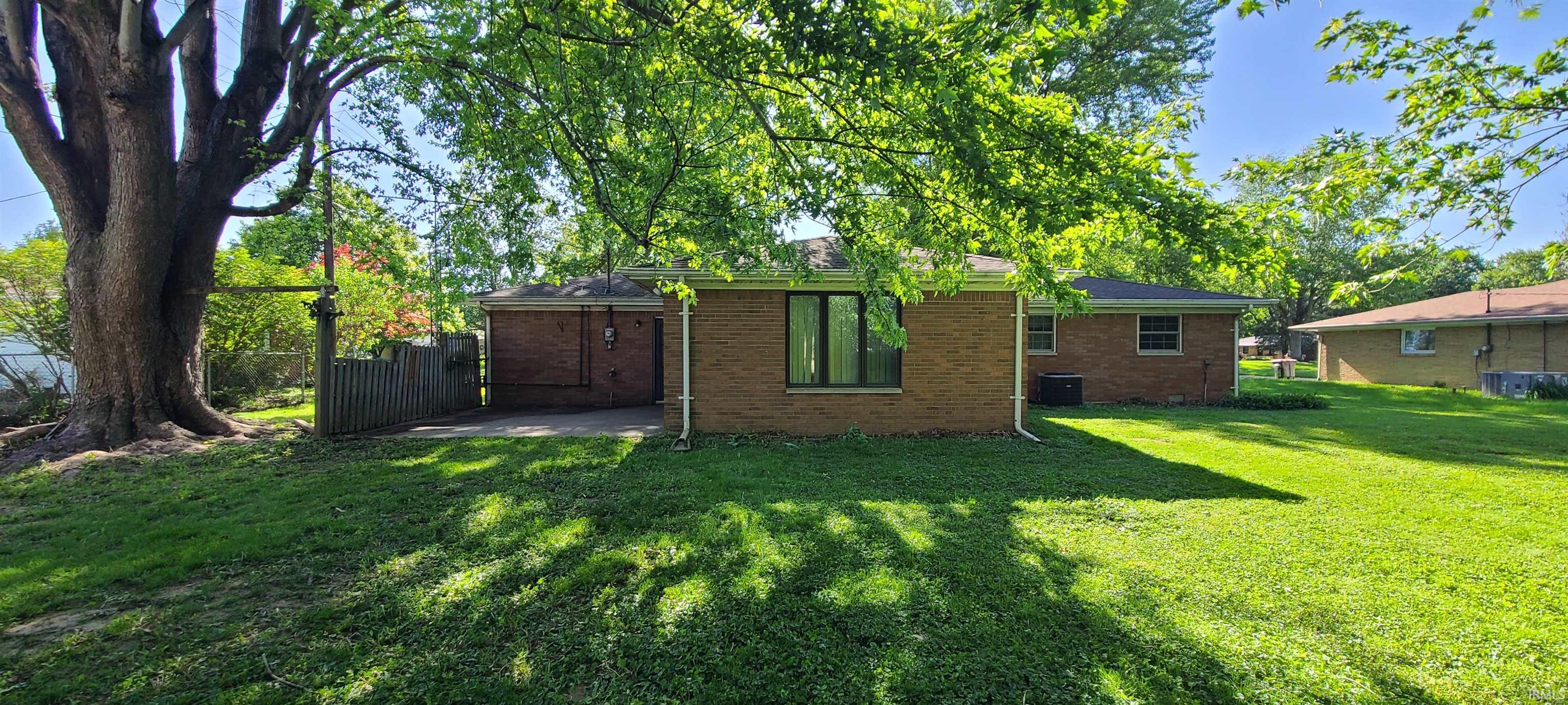 1282 E Meadowbrook Drive