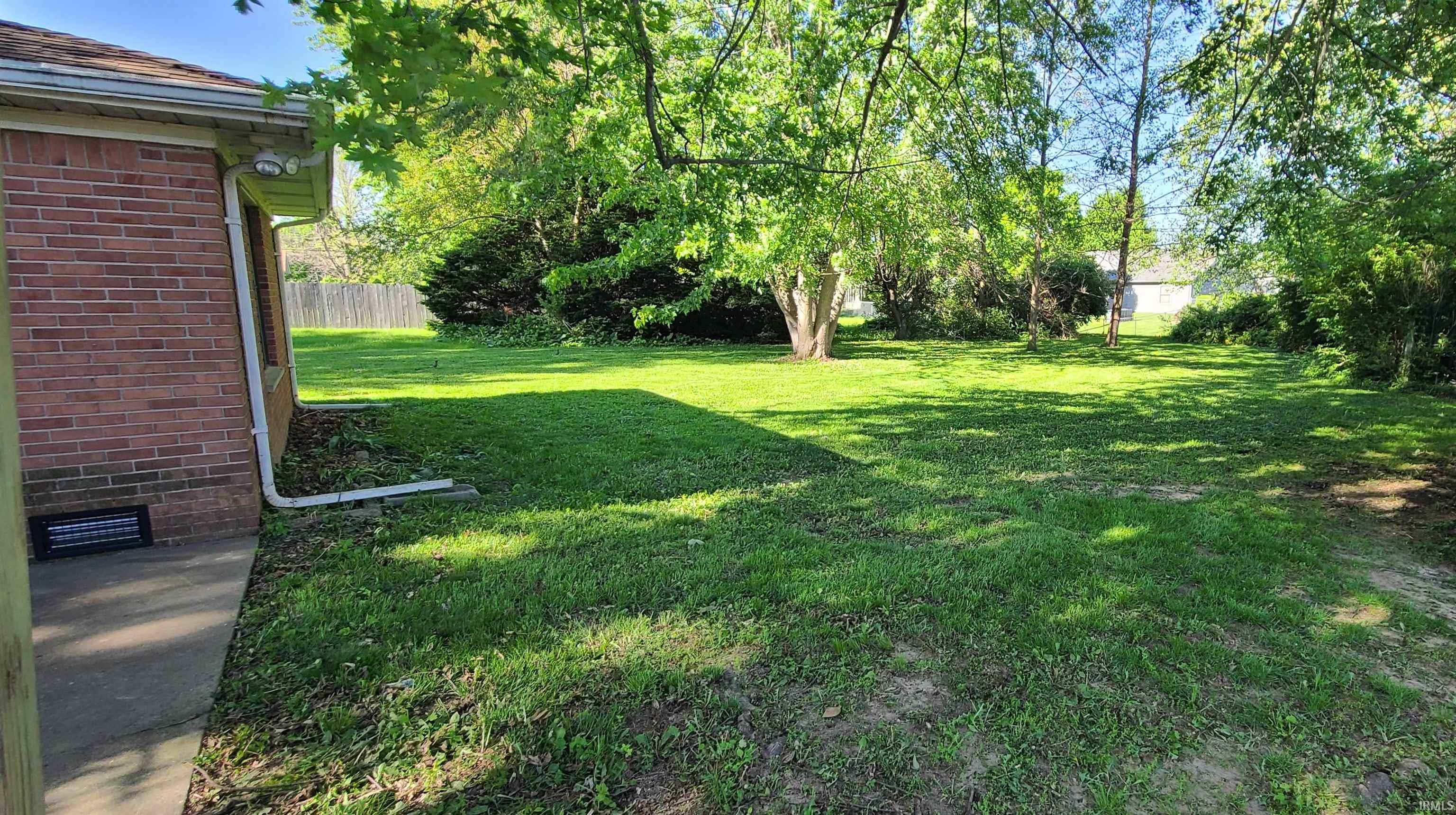 1282 E Meadowbrook Drive